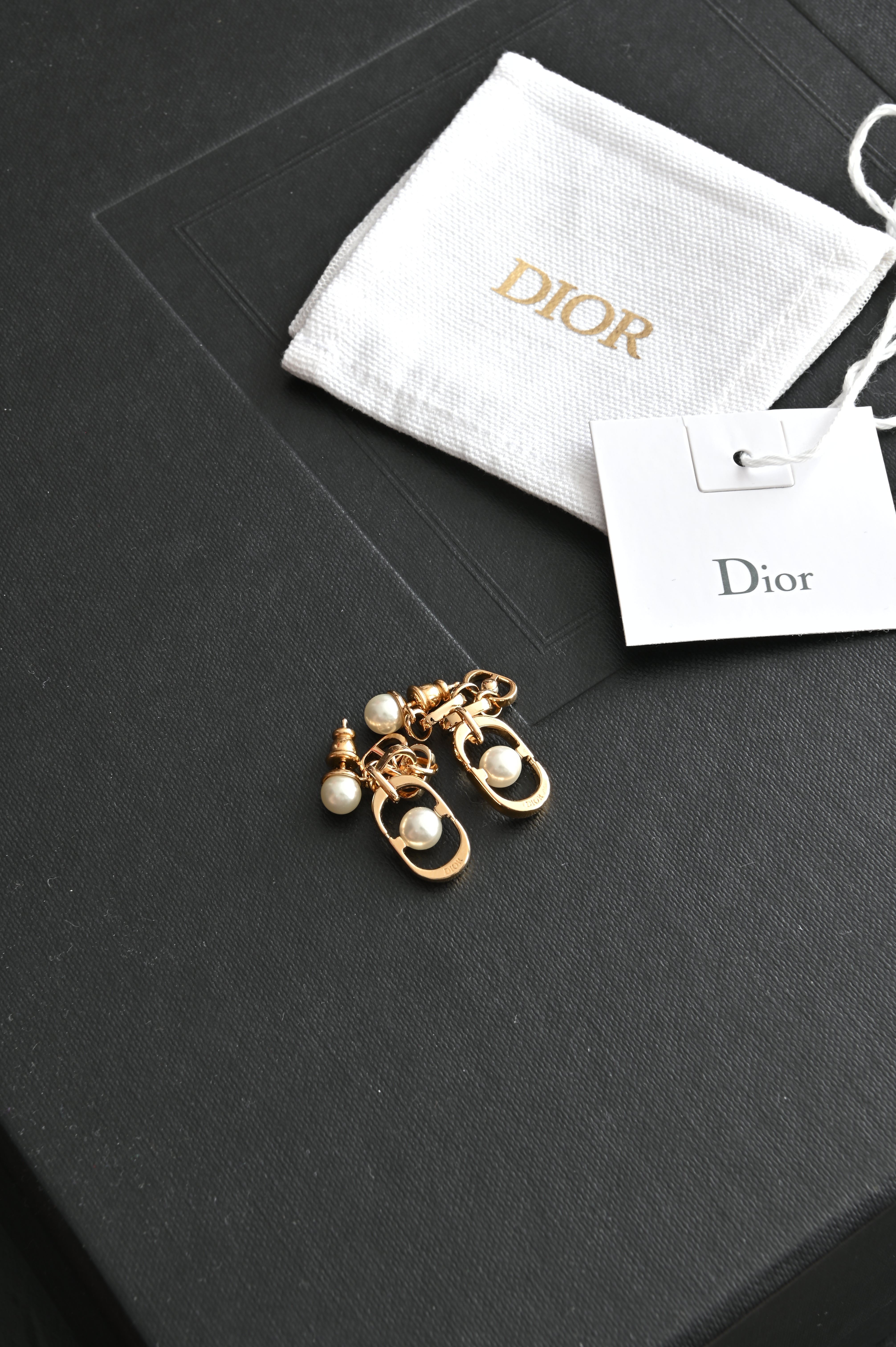 Dior 30 Montaigne Jolie Earrings