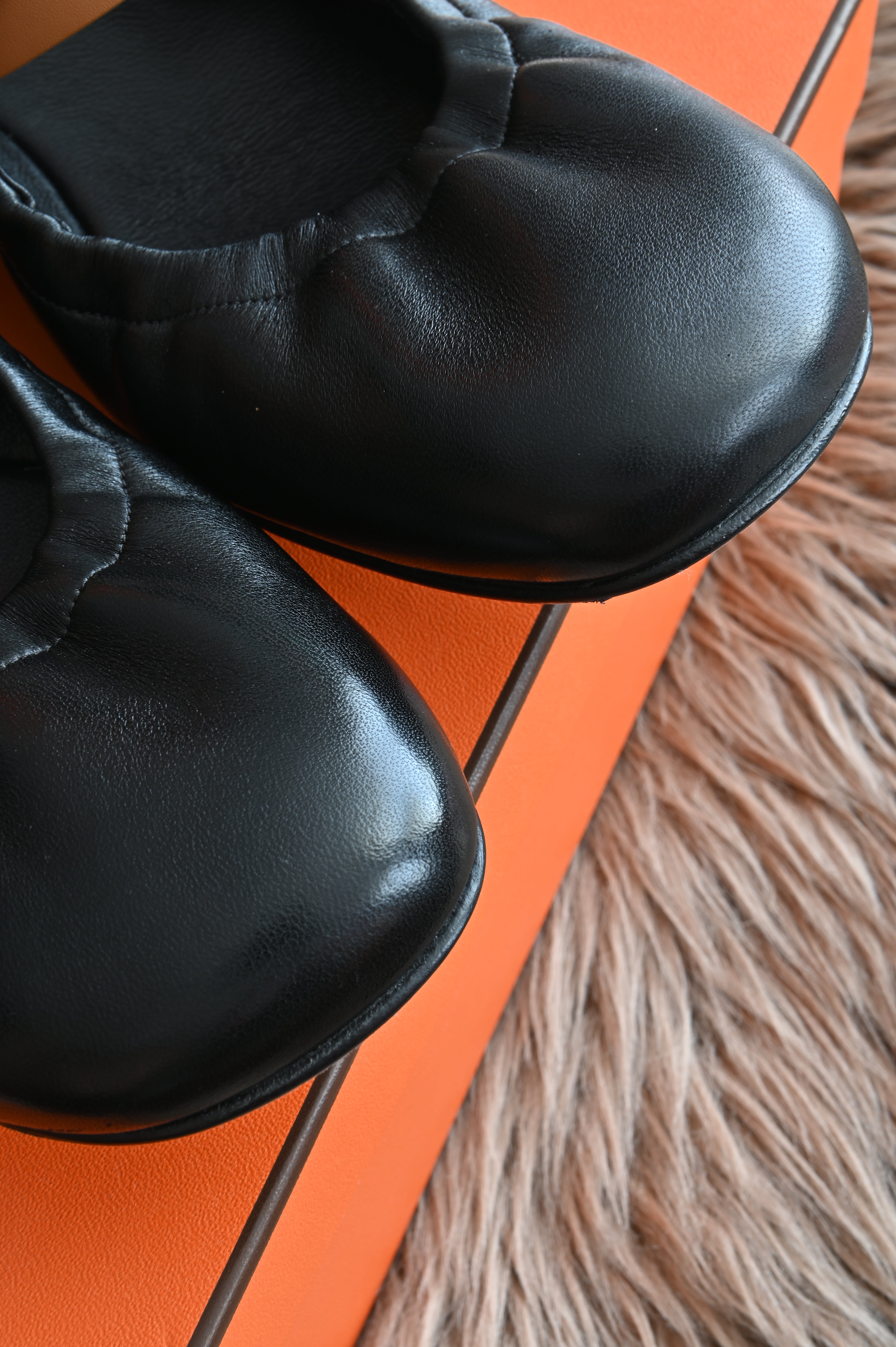 Hermes Jolly Ballet flats in Black and Tan