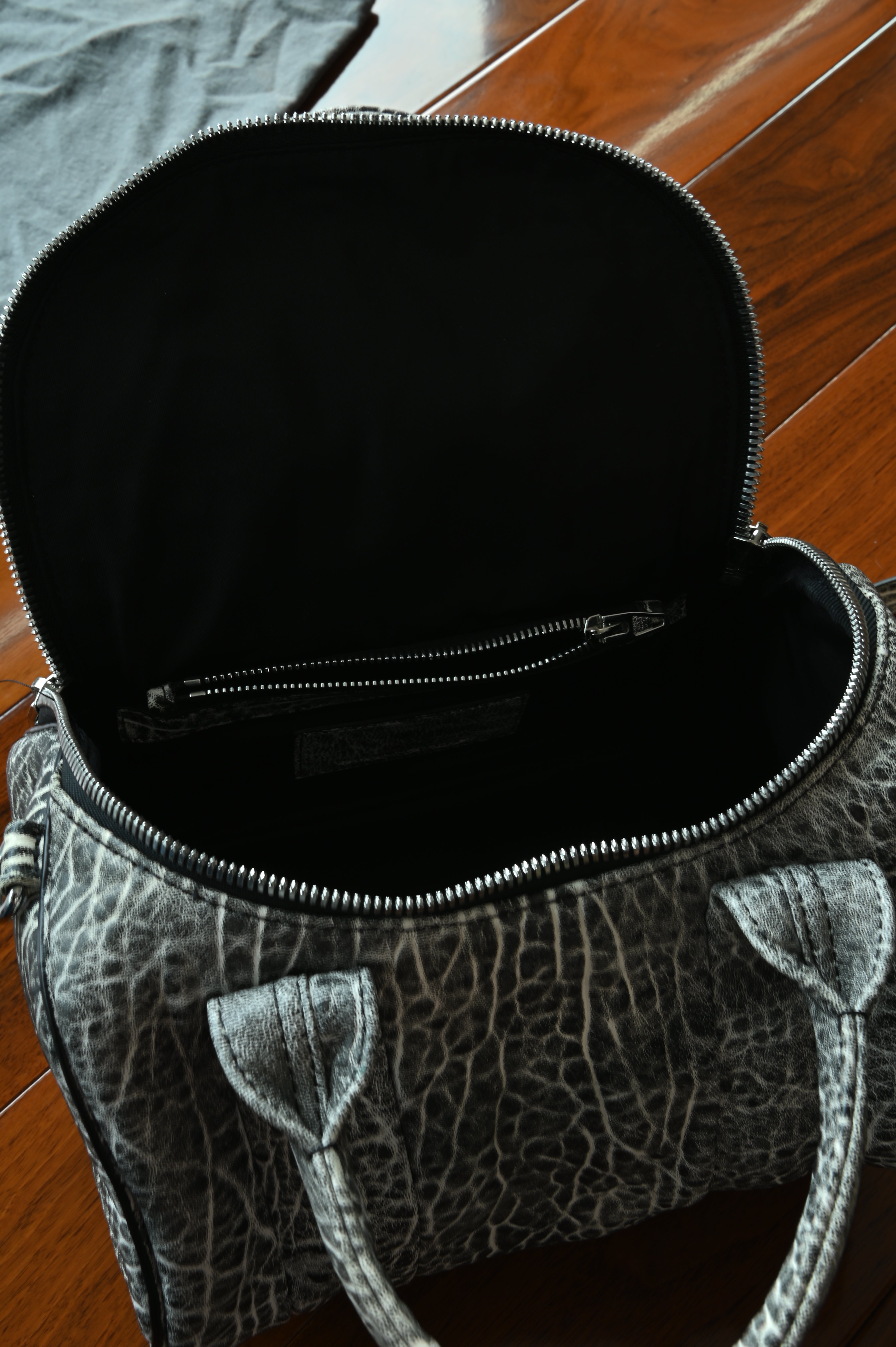 Alexander Wang White Black Grained Rocco Bag zipper