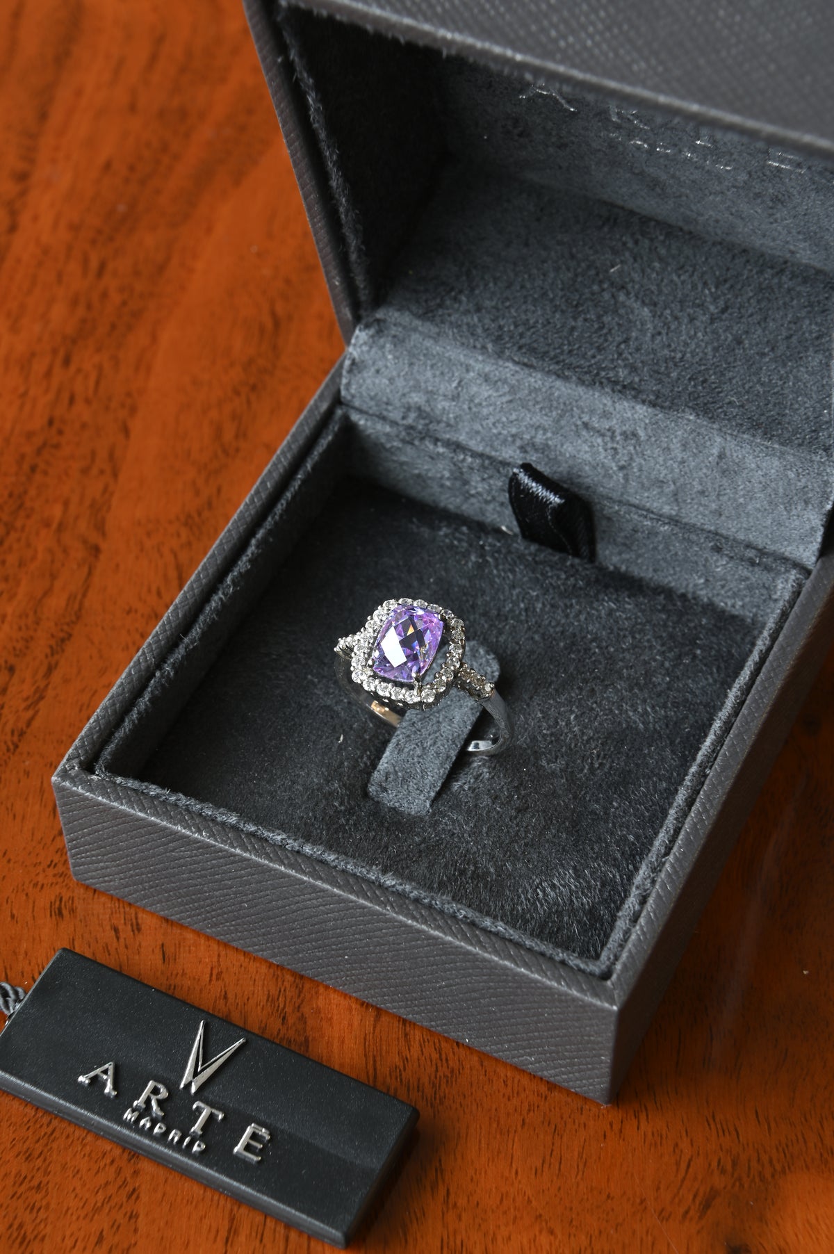 Arte Silver Atrayente Purple Ring angle two