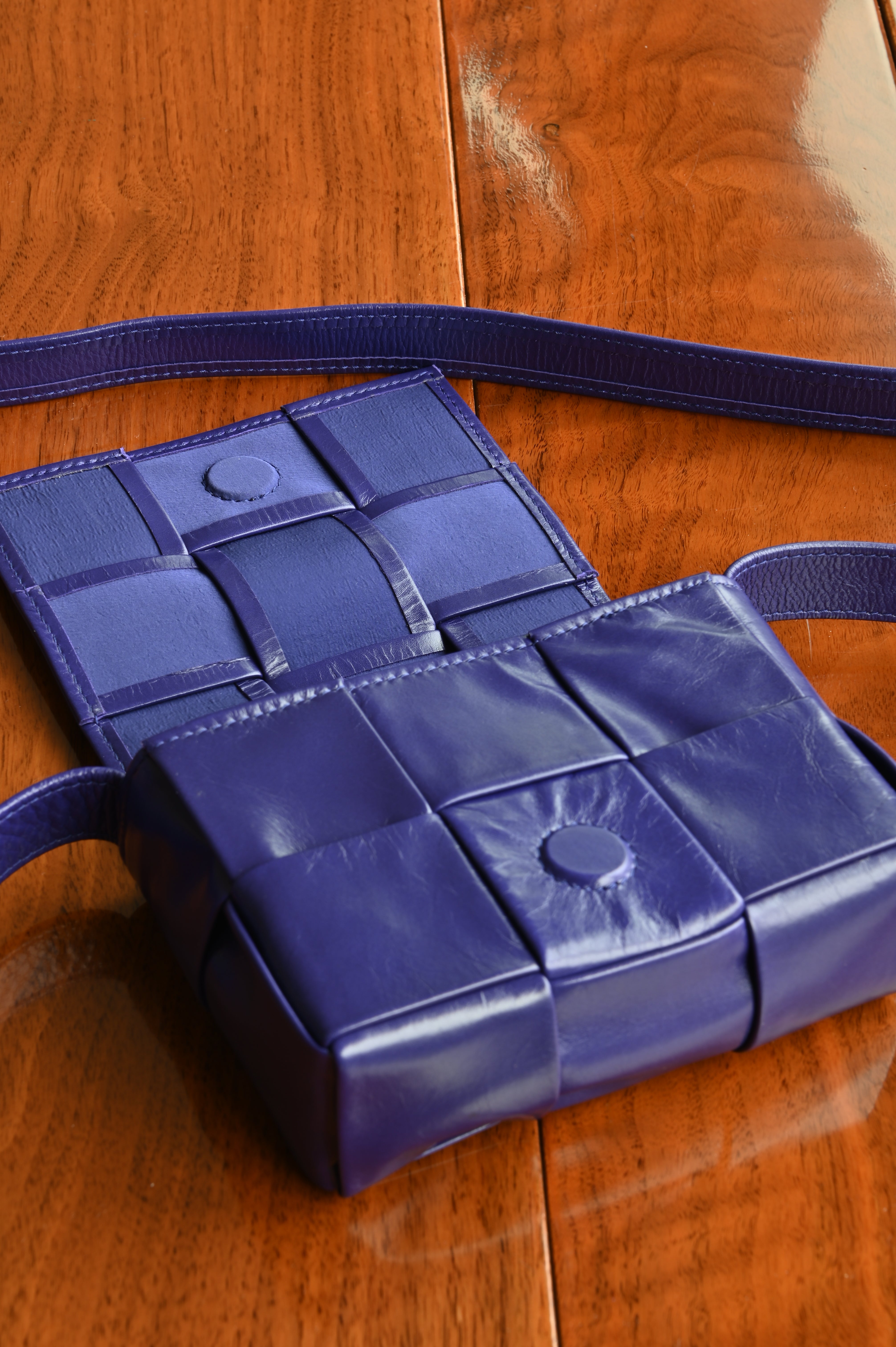 Bottega Veneta Cassette Mini Crossbody Bag down