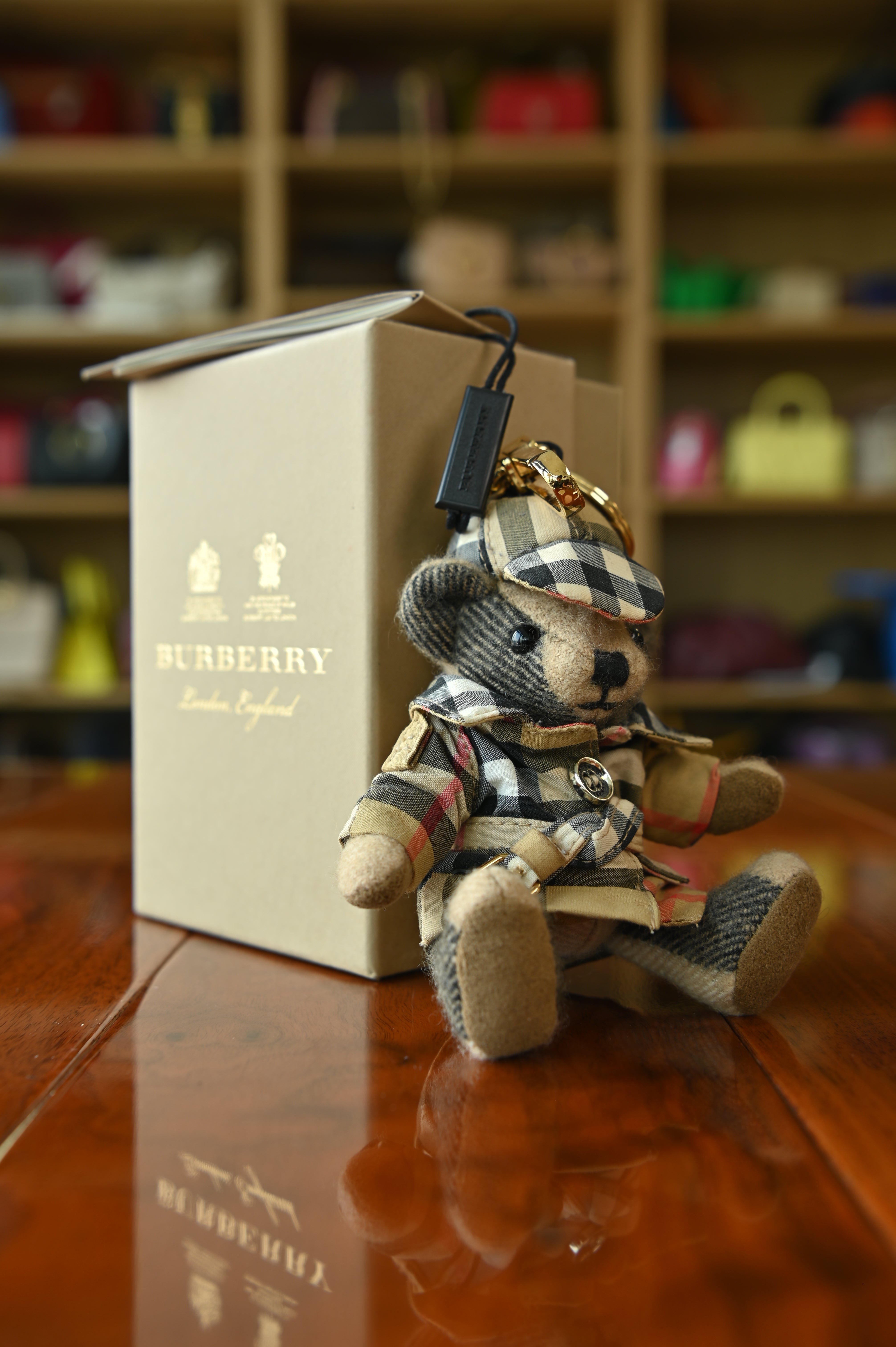 Burberry Detective Teddy Bear Keychain sit