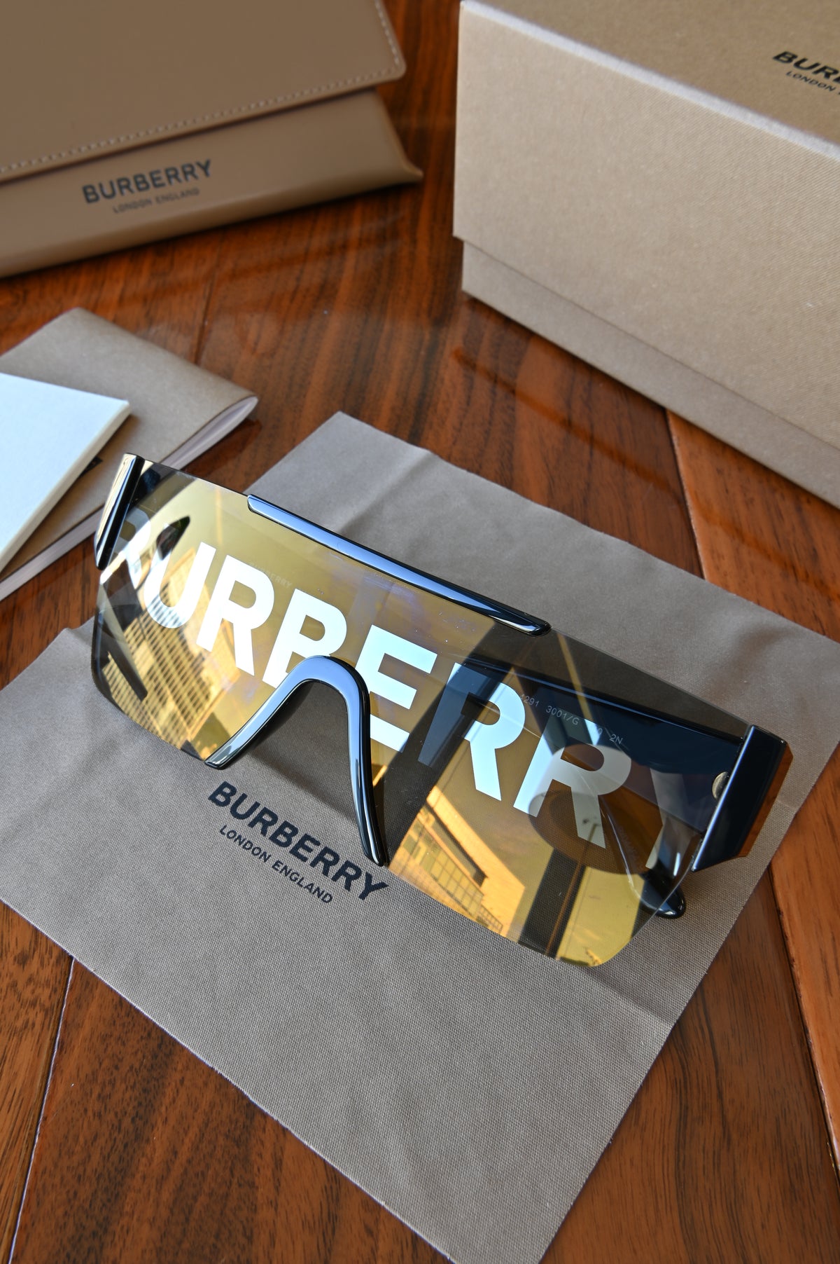 Burberry Logo Sports Sunglasses