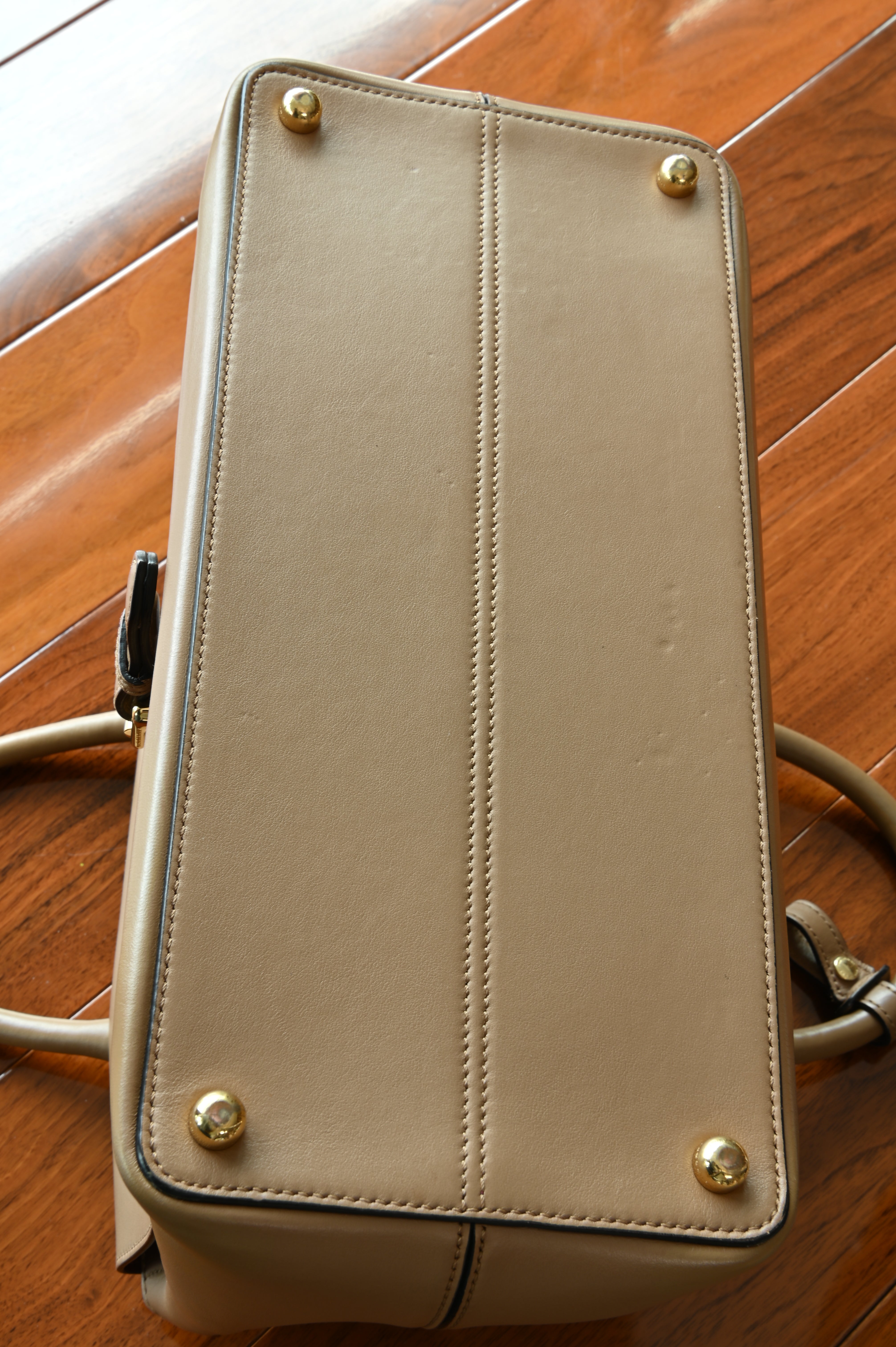Burberry Mocca Medium Tote Handle Bag bottom