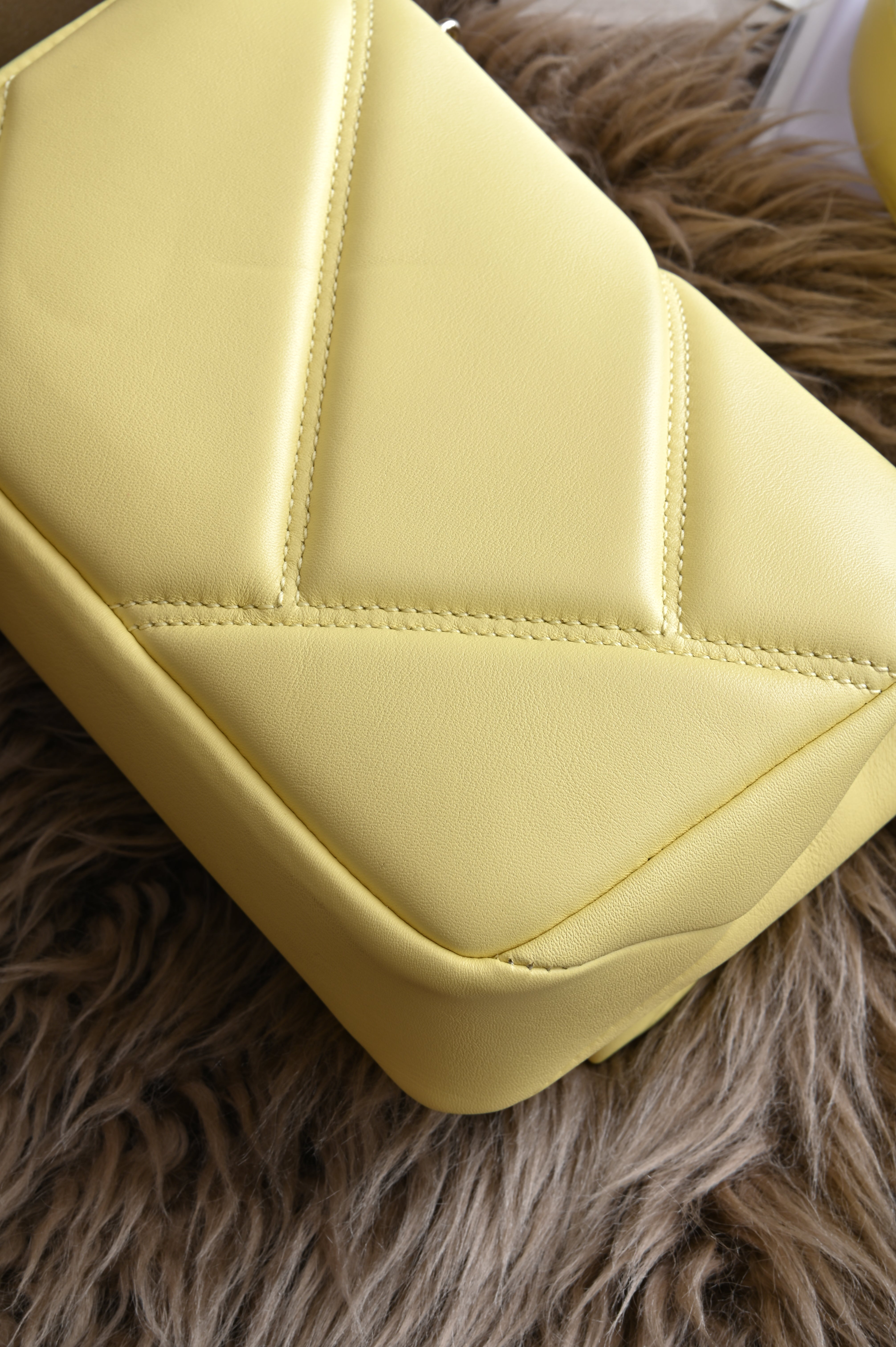 Bvlgari Serpenti Cabochon Small bag back corner two