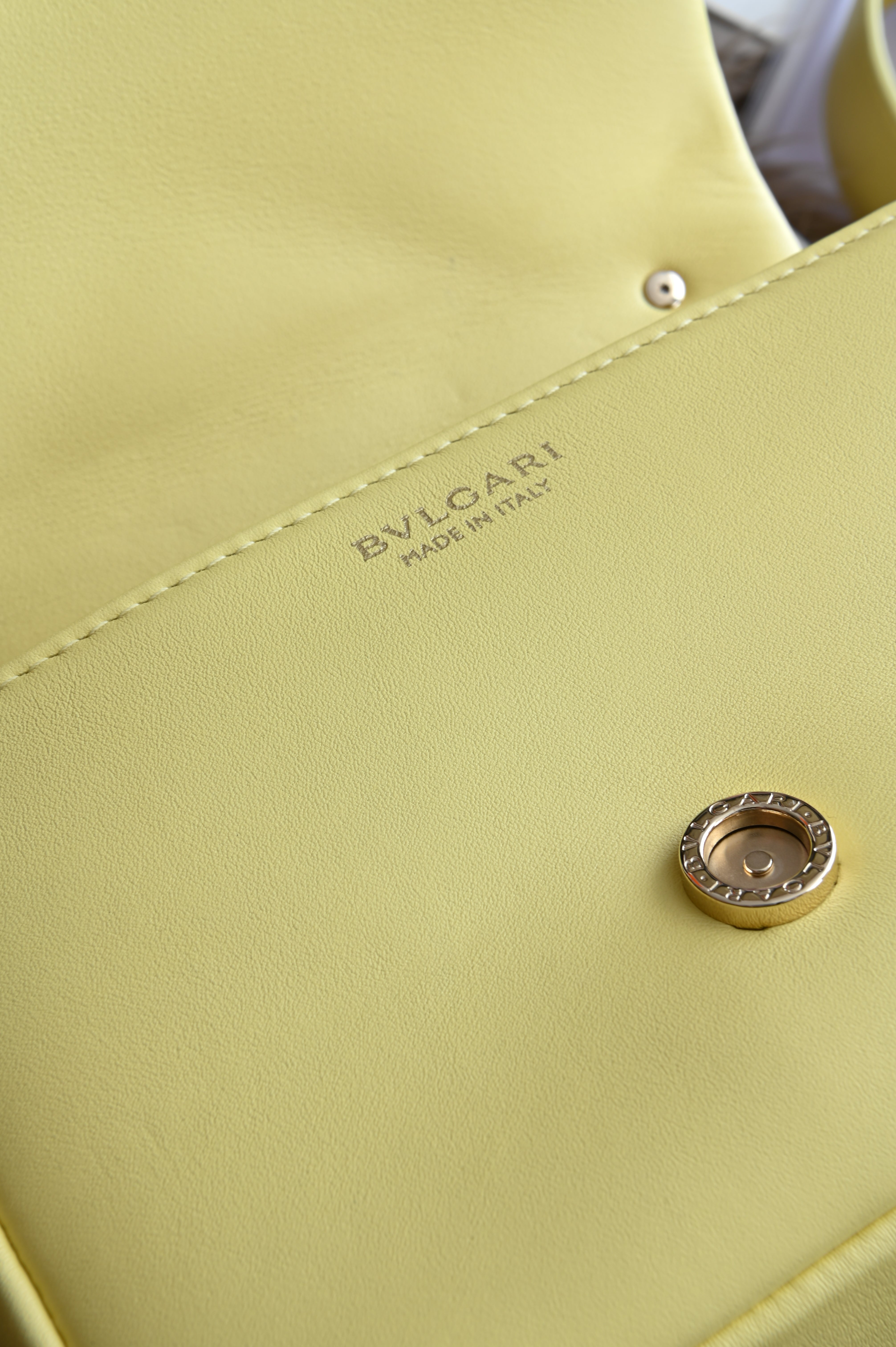 Bvlgari Serpenti Cabochon Small bag logo