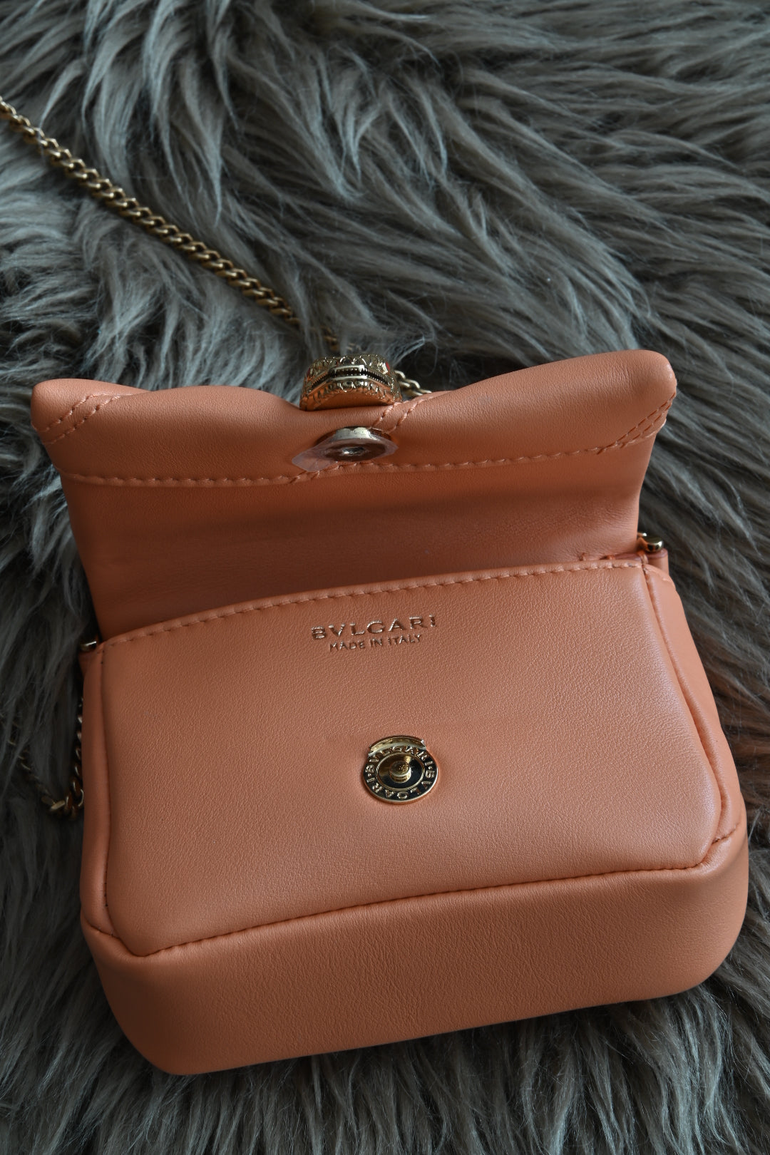 Bvlgari Serpenti Cabochon mini crossbody bag opening