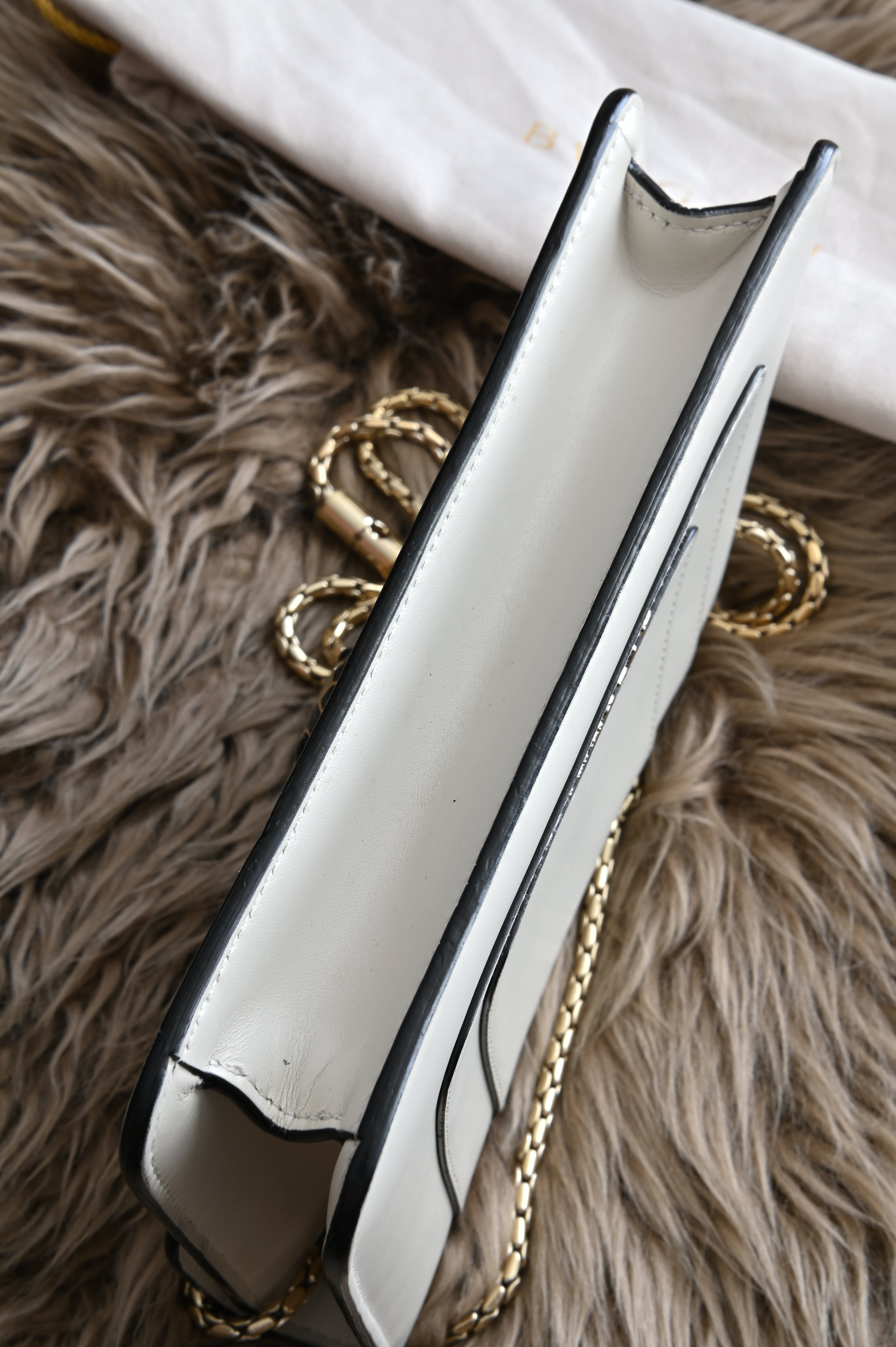 Bvlgari Serpenti Wallet on Chain bottom