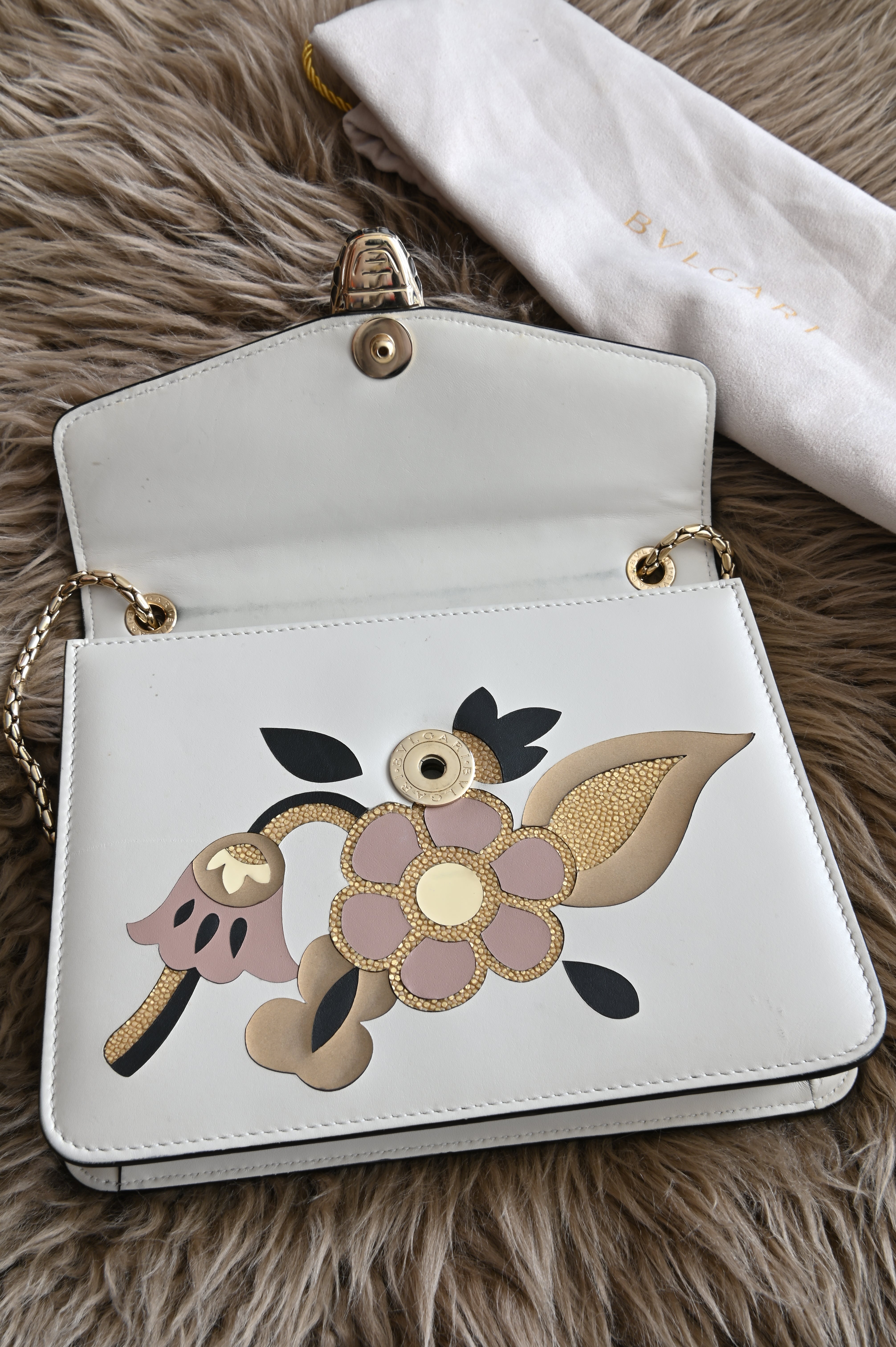 Bvlgari Serpenti Wallet on Chain open