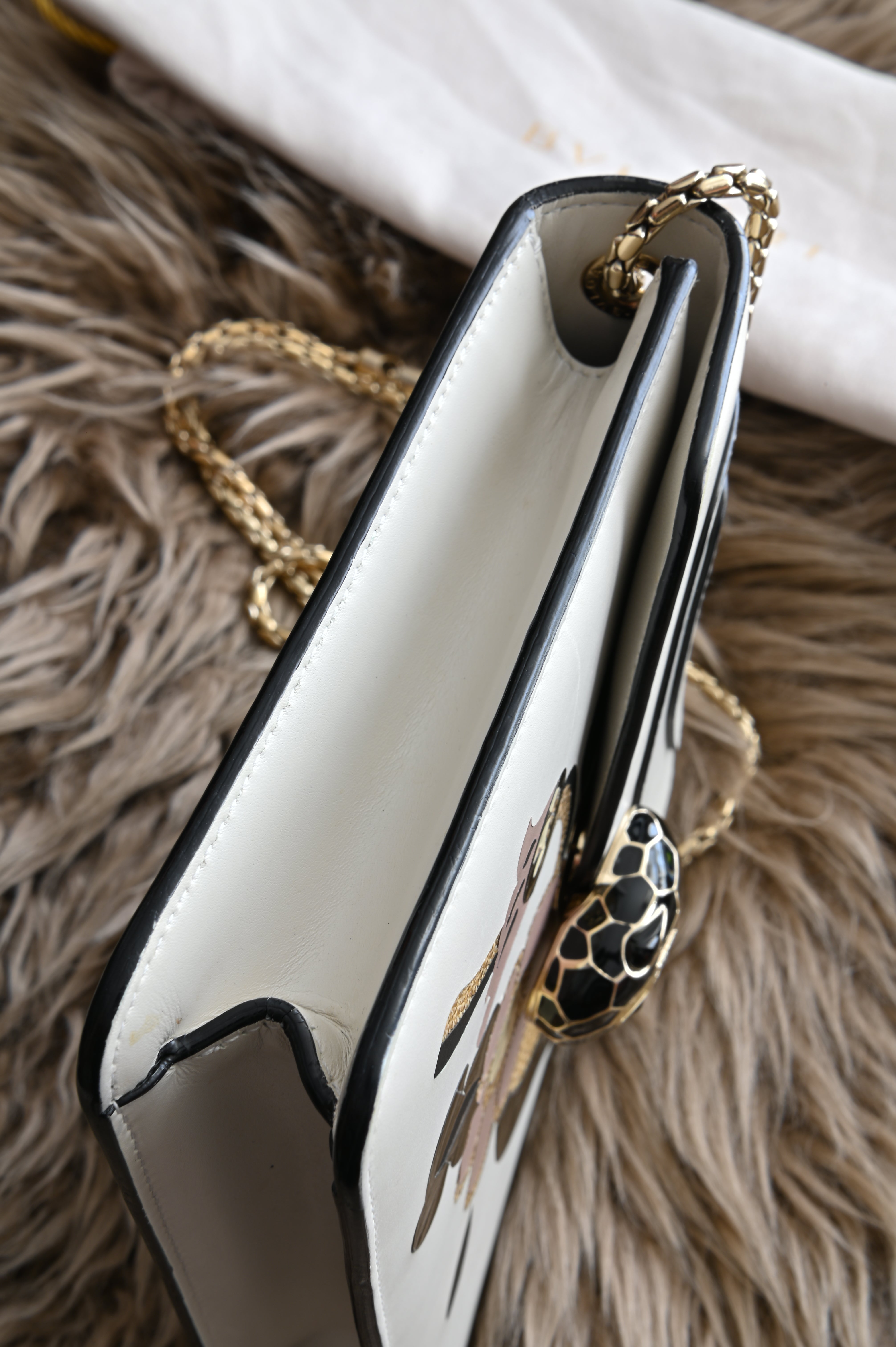 Bvlgari Serpenti Wallet on Chain side