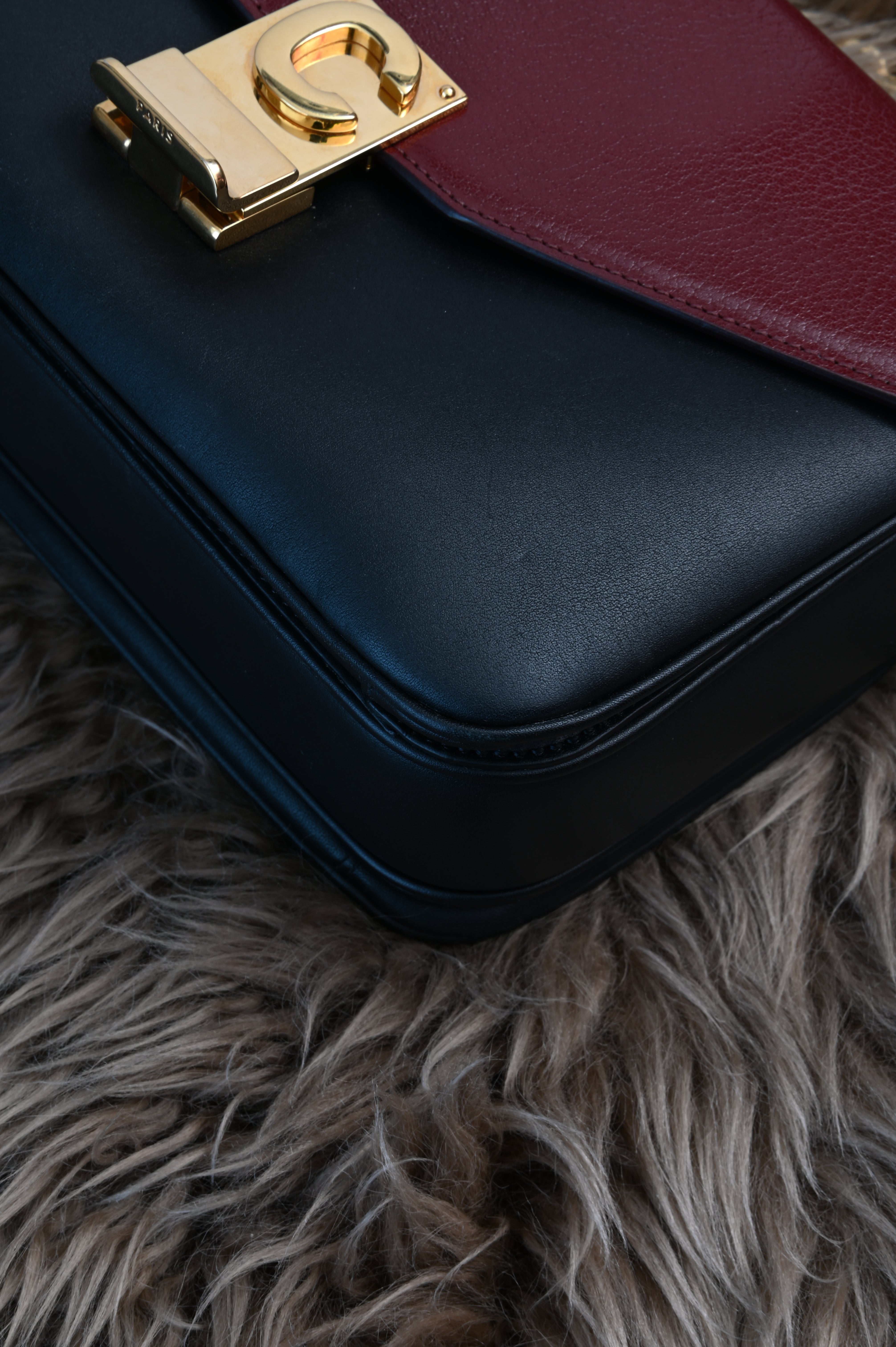 Celine Medium C two-tone shoulder bag corner 2