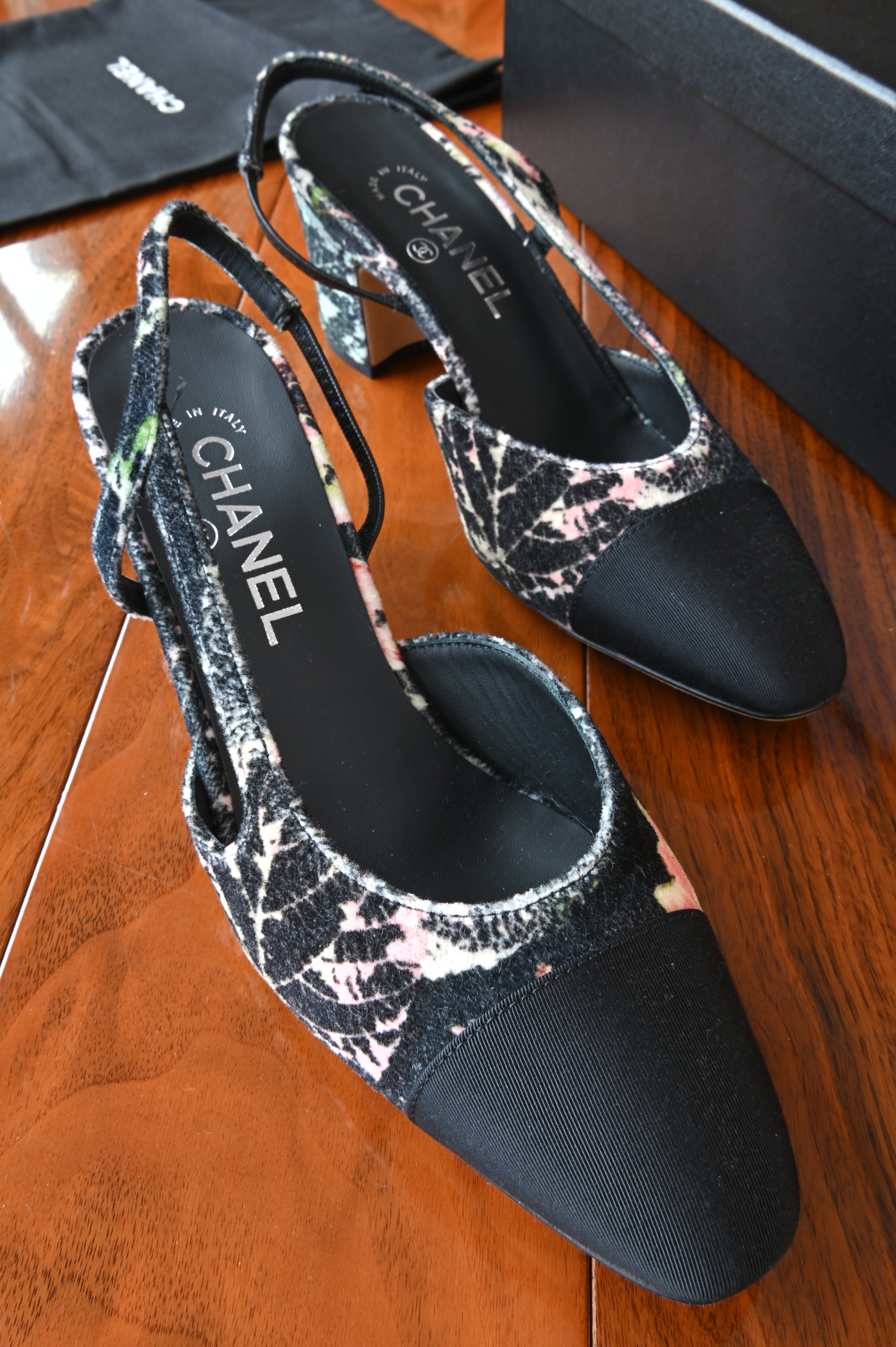 Chanel Black Triclor Leaf Pattern Tweed Slingback Pumps
