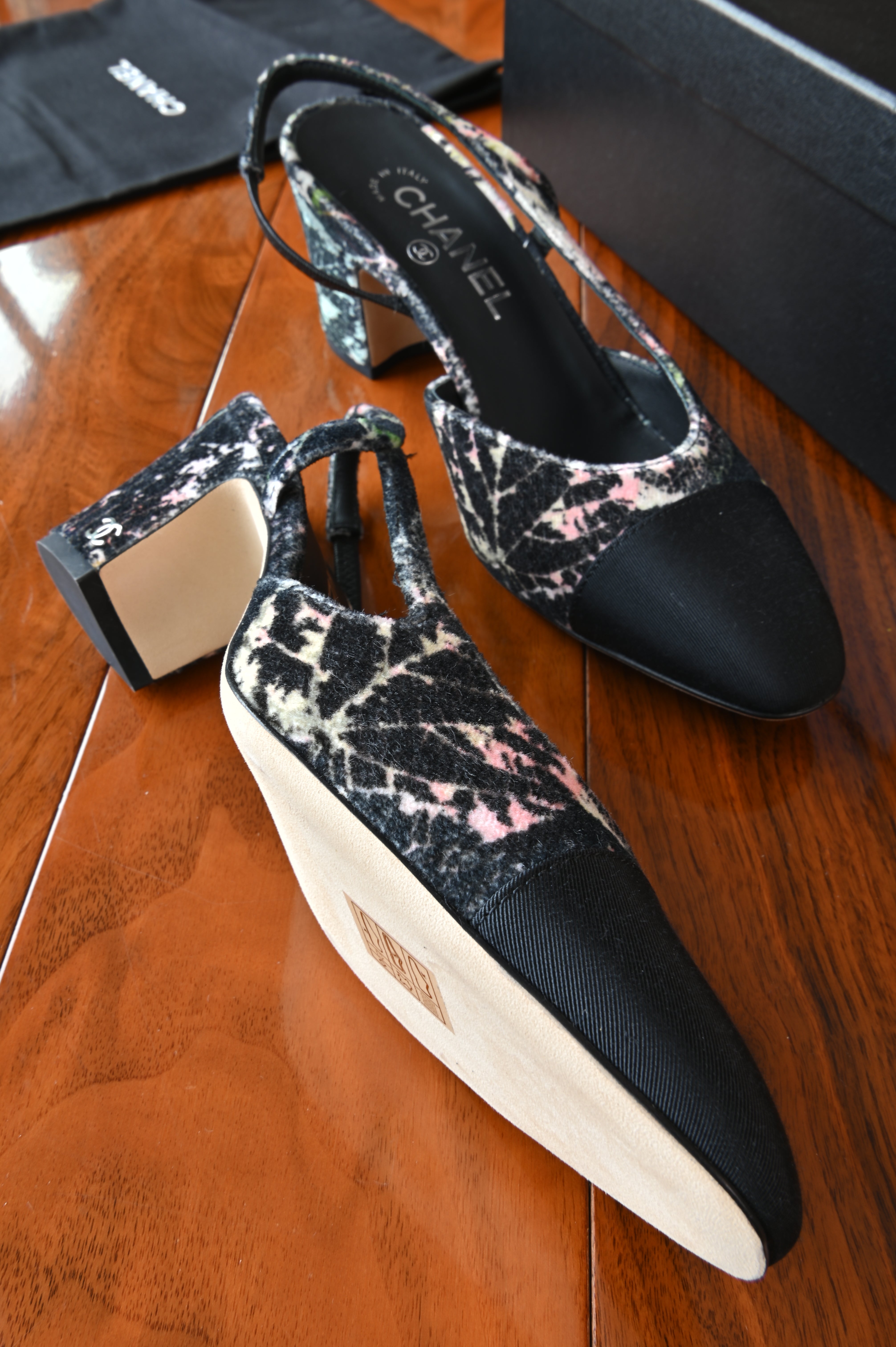 Chanel Black Triclor Leaf Pattern Tweed Slingback Pumps left