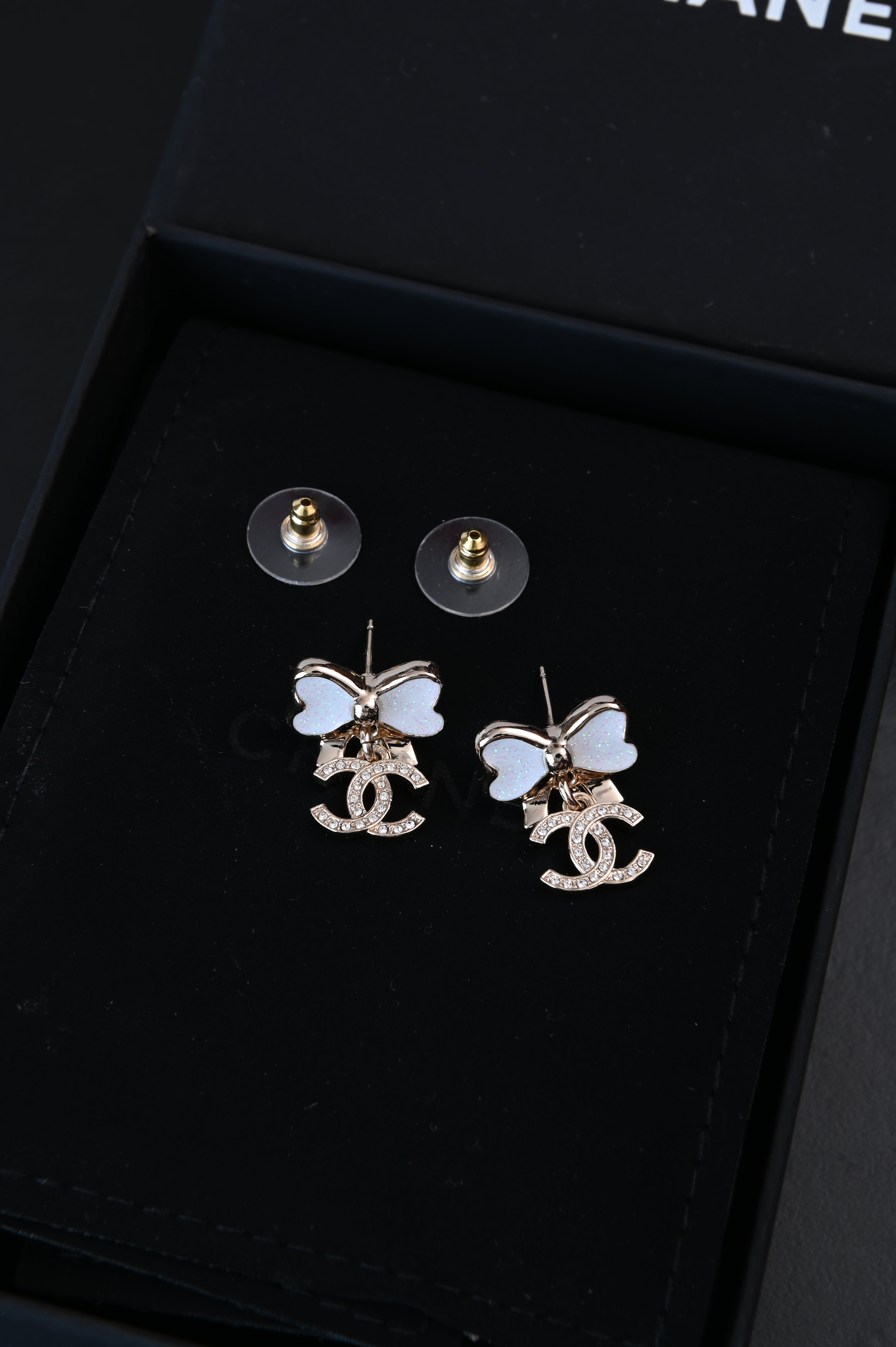Chanel CC Resin earrings