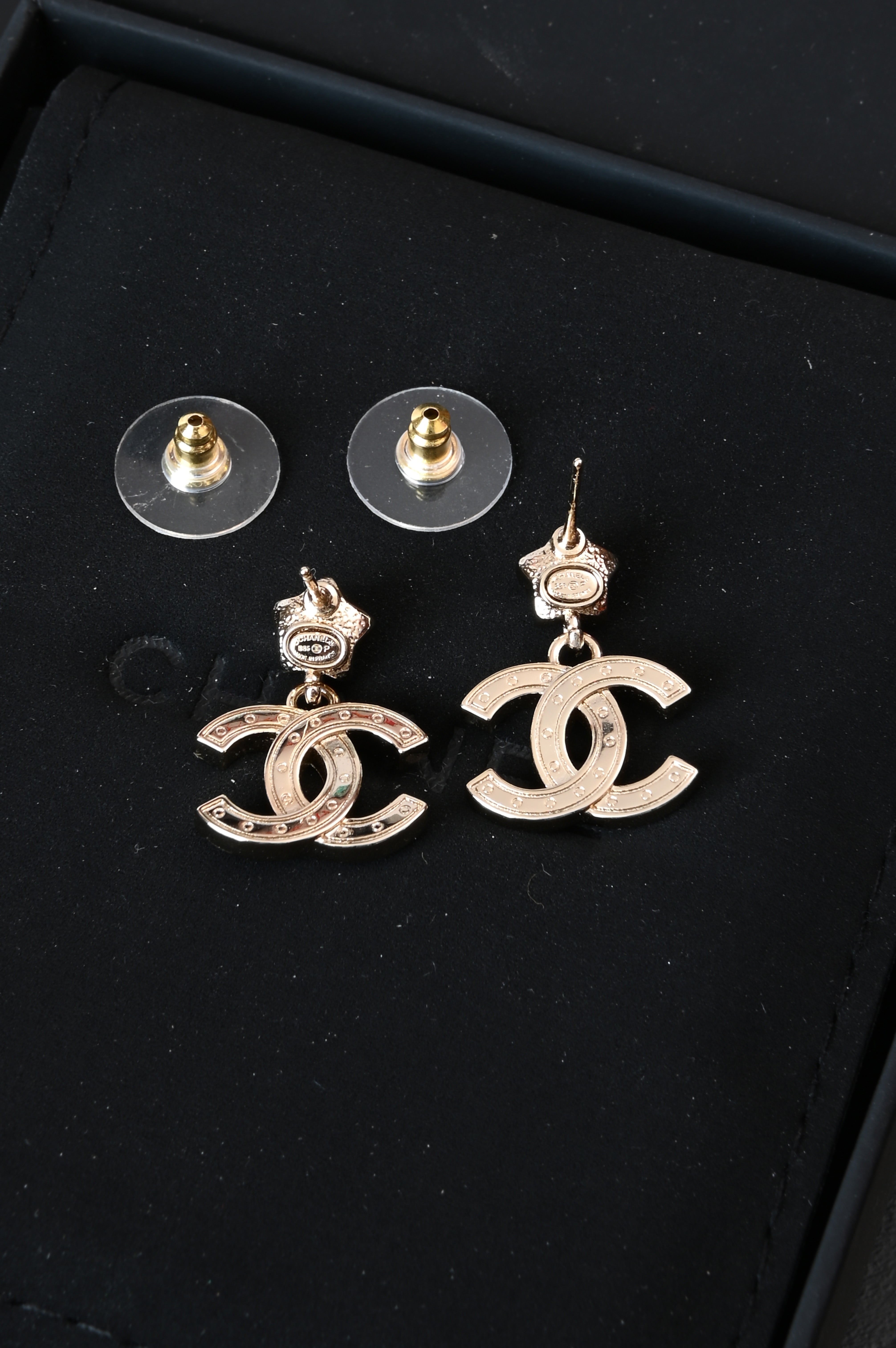 Chanel CC pendant star earrings B25 back