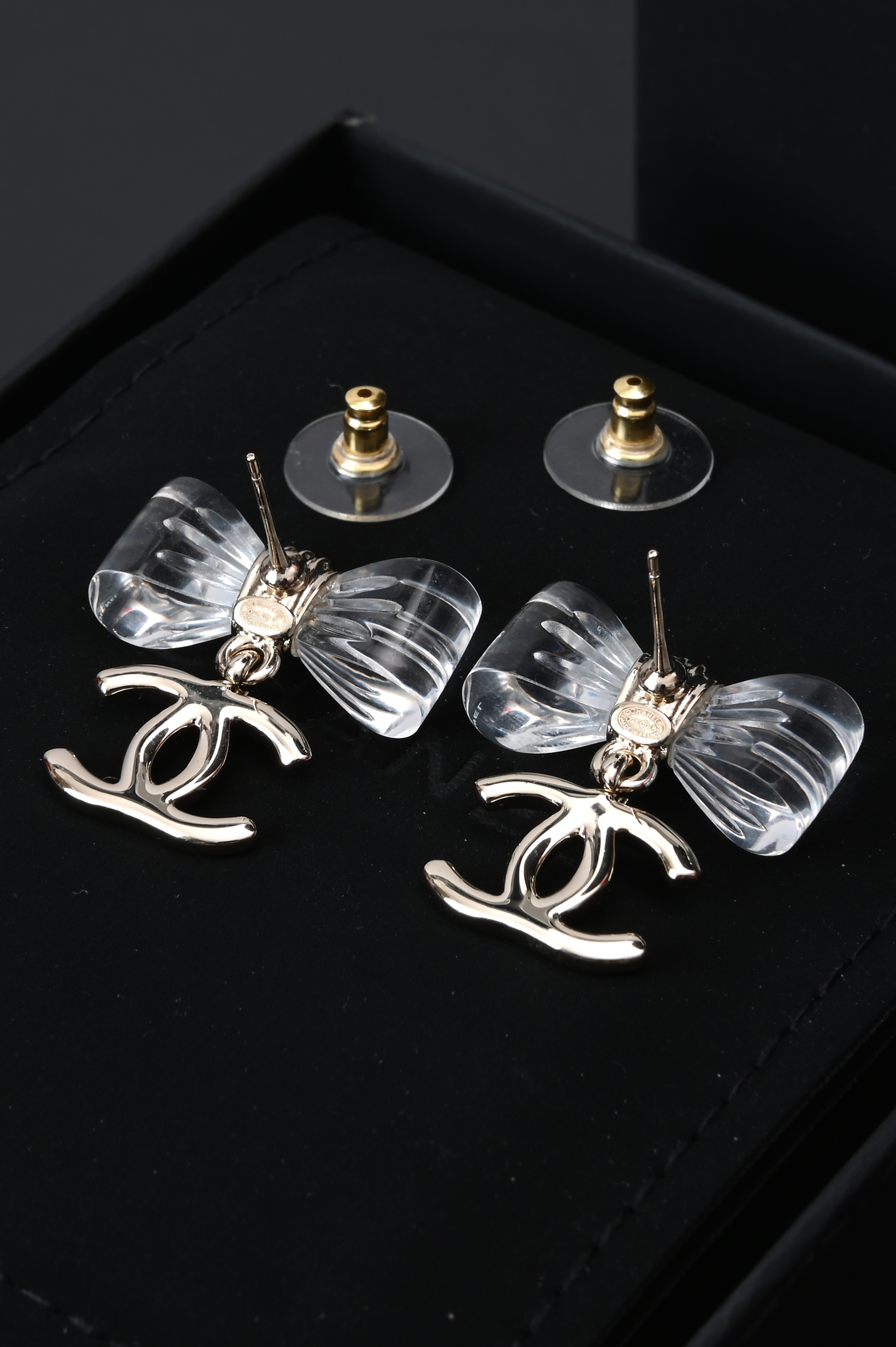 Chanel D25 CC Bow earrings