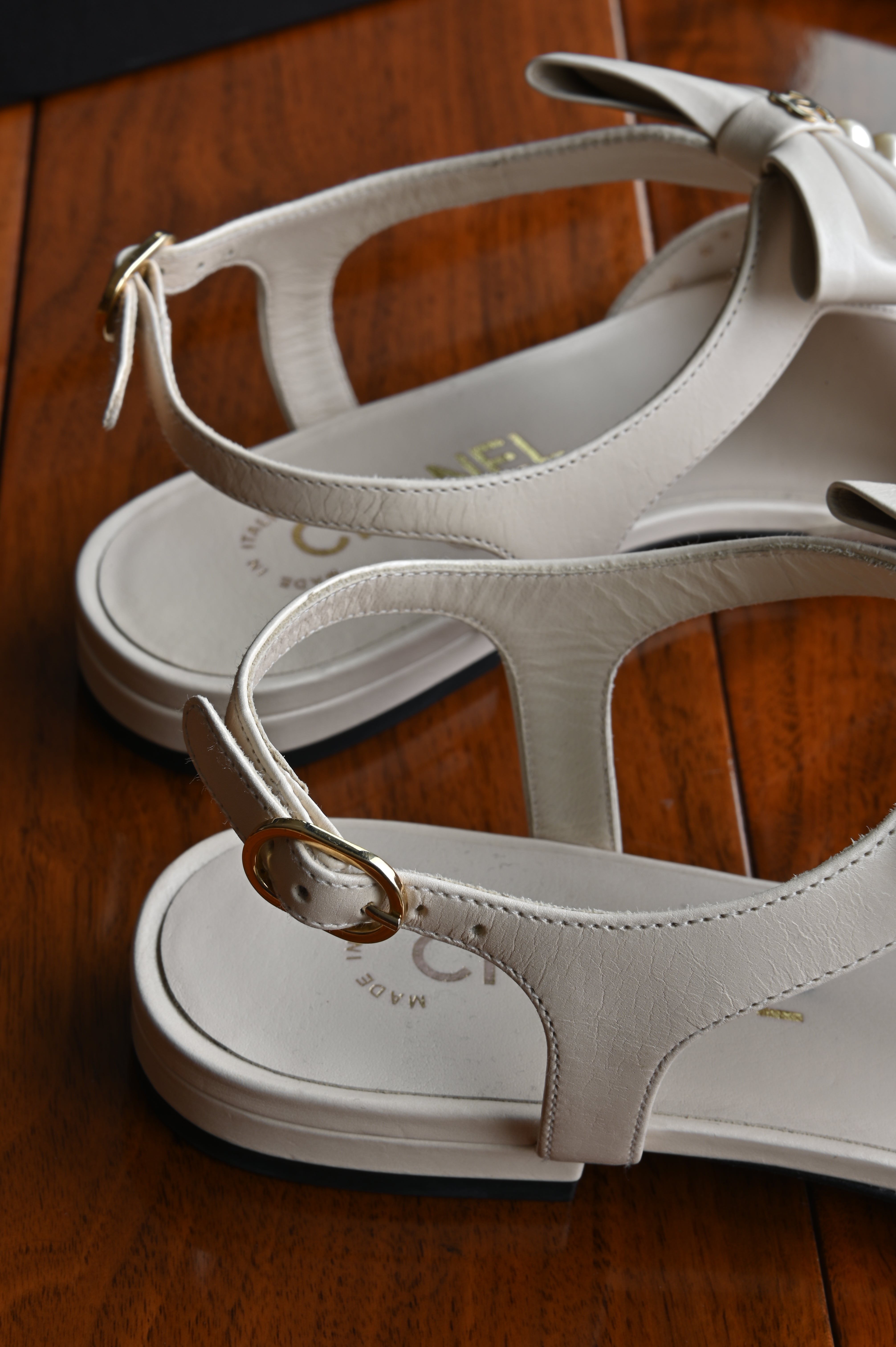 Chanel Pearl Beige Slingback Sandals buckle