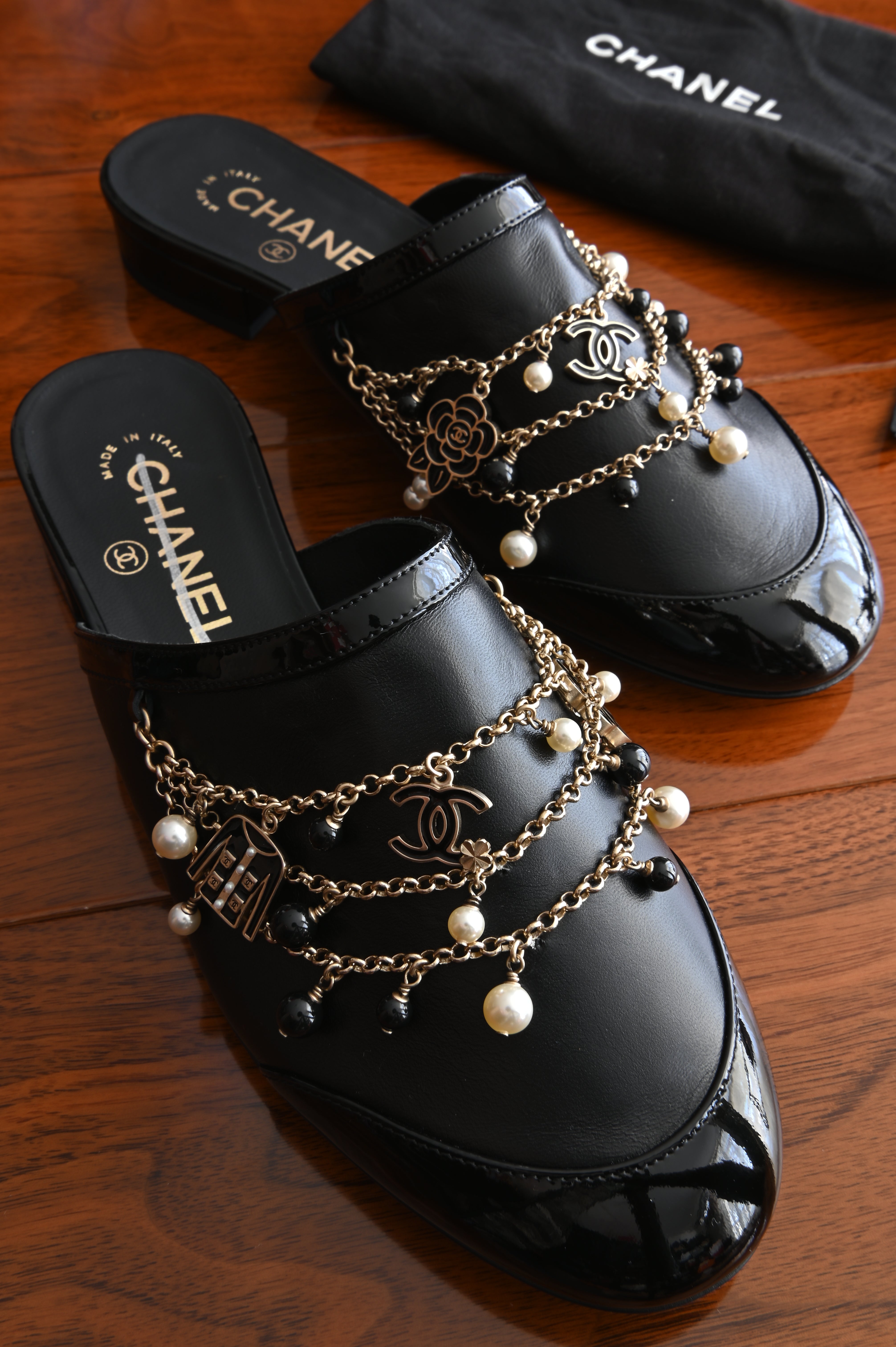 Chanel Pearl Charmed Chain Black Mules front