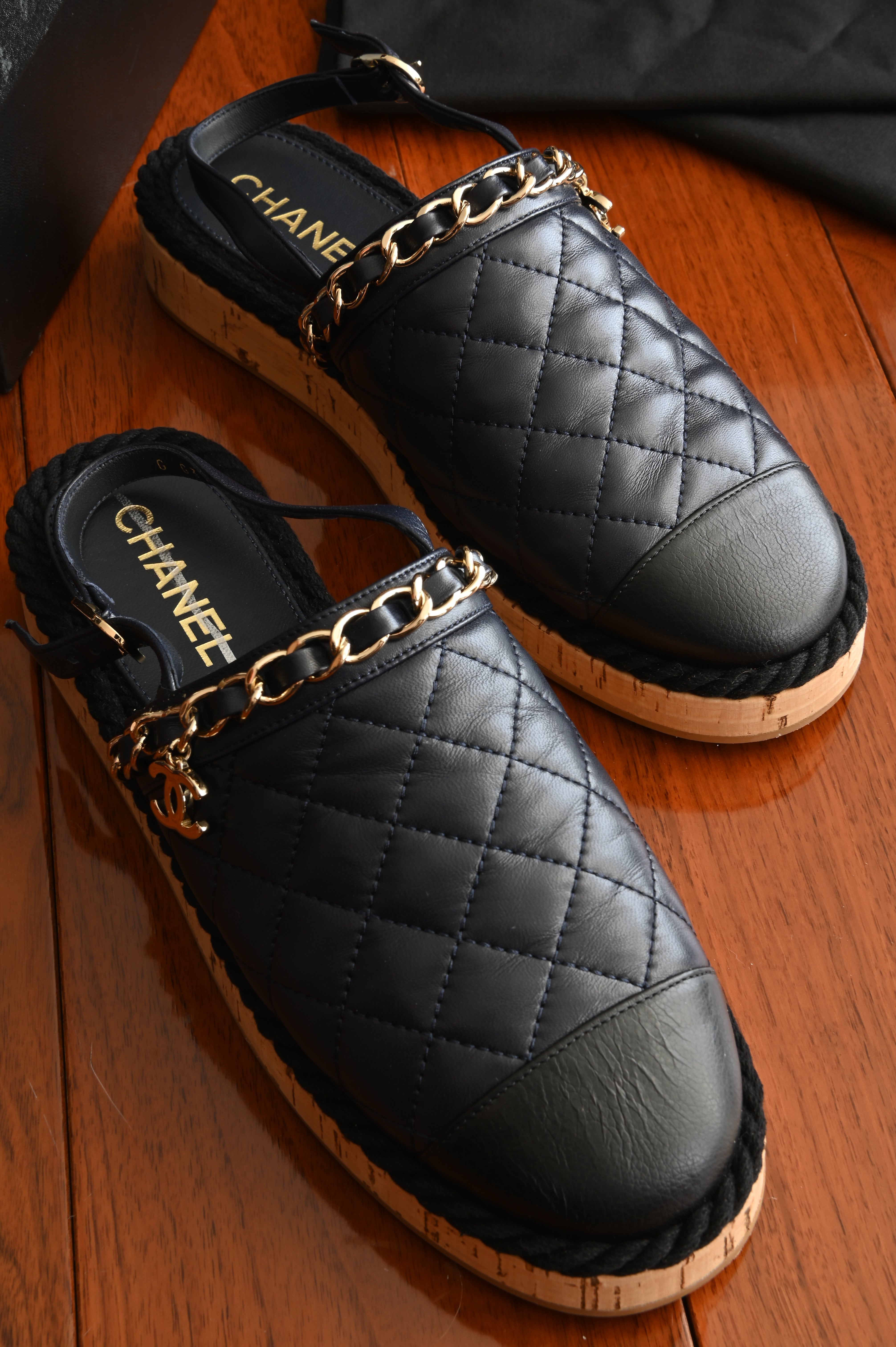 Chanel Quilted Slingback chained mules in Navy blue