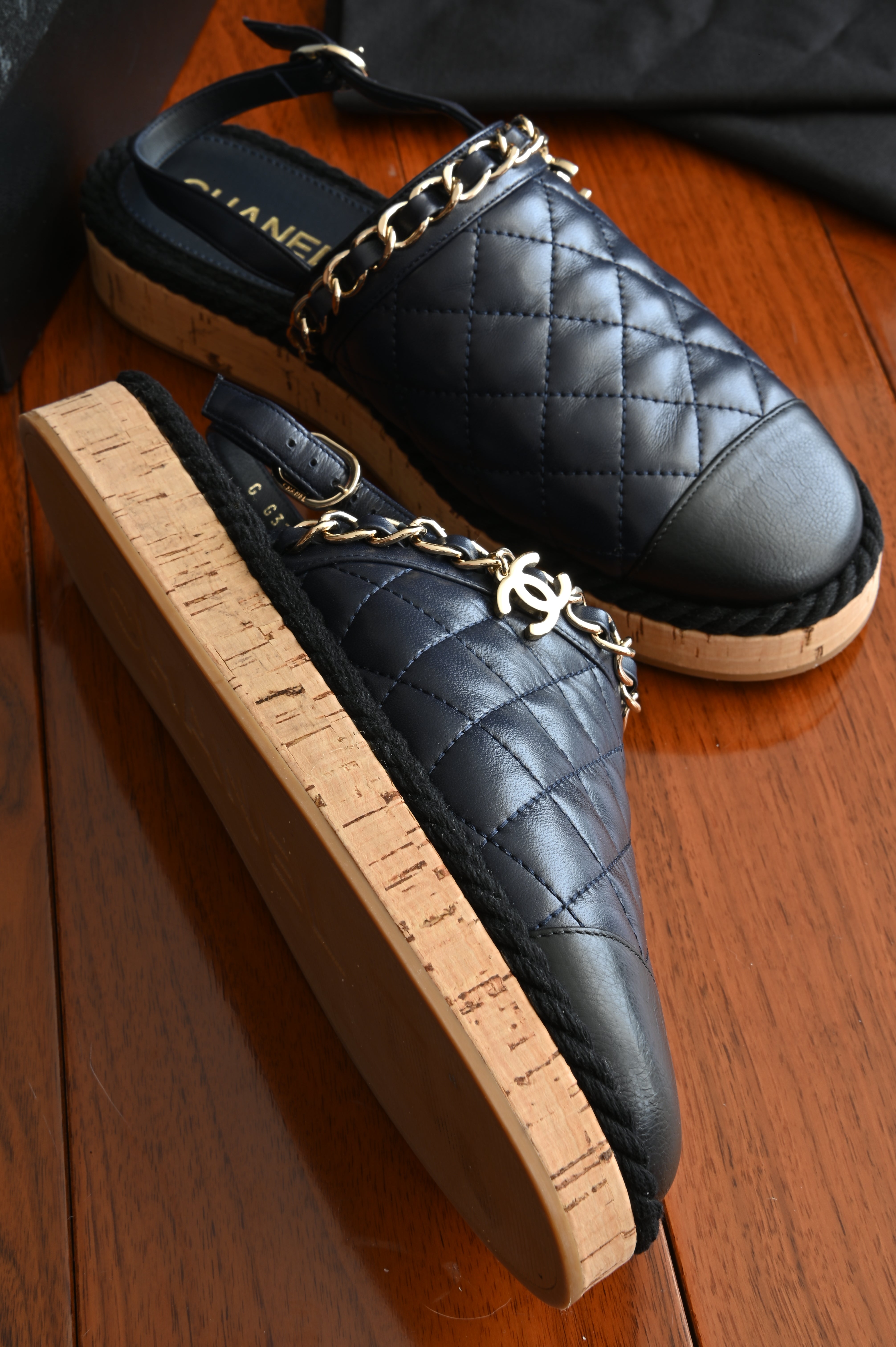 Chanel Quilted Slingback chained mules in Navy blue
