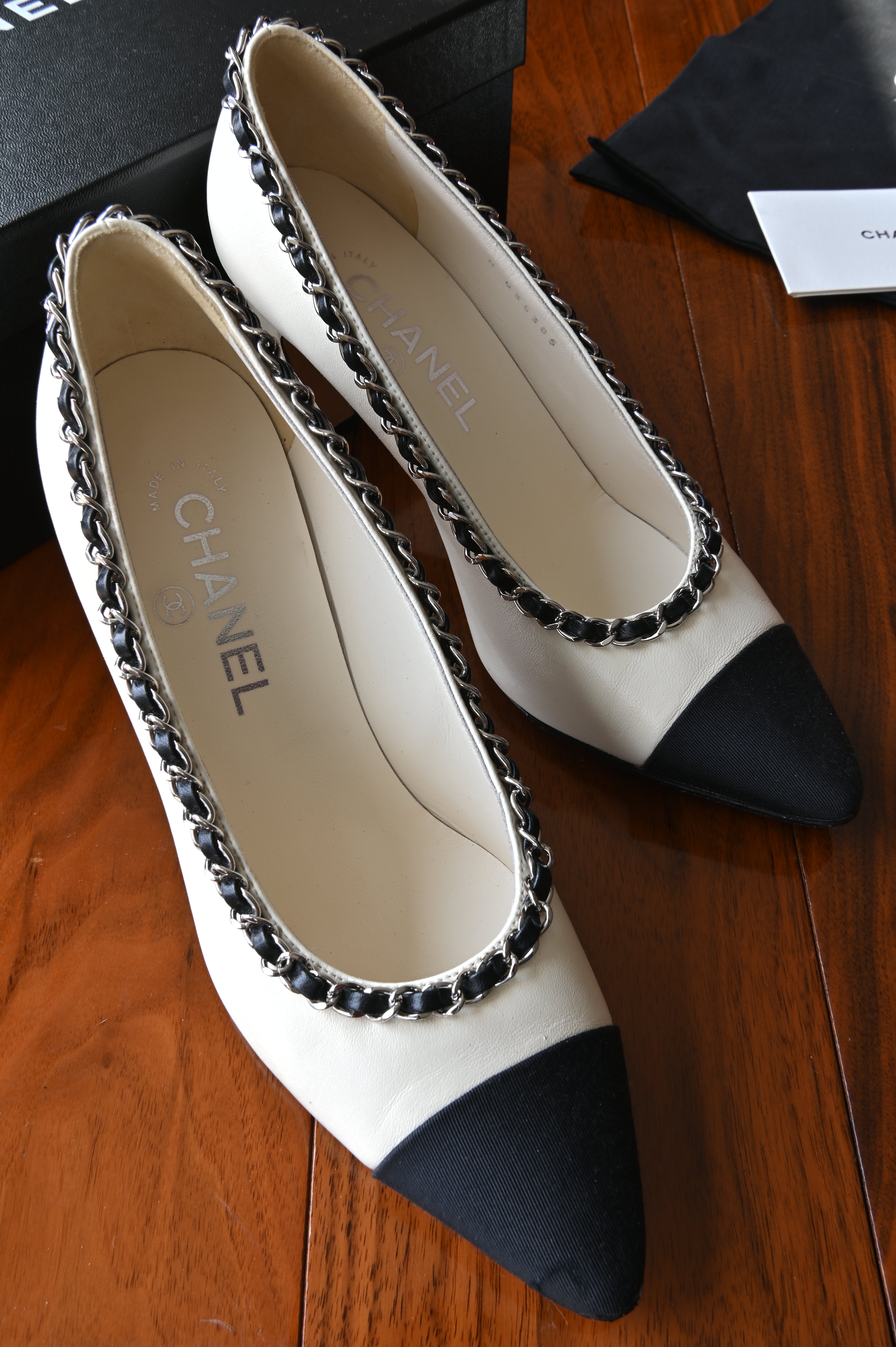 Chanel White Lamb Leather Chain Pumps