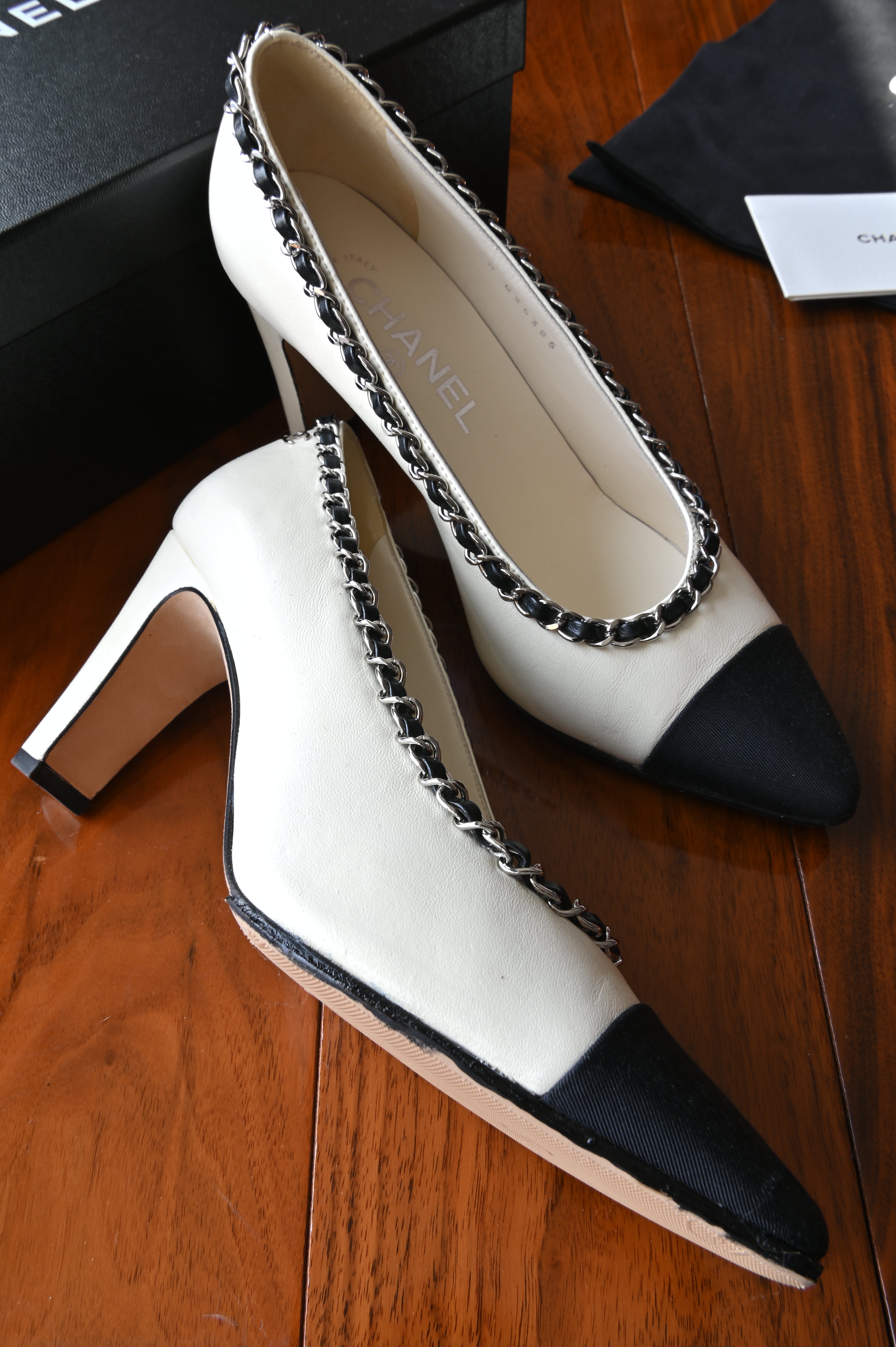 Chanel White Lamb Leather Chain Pumps left