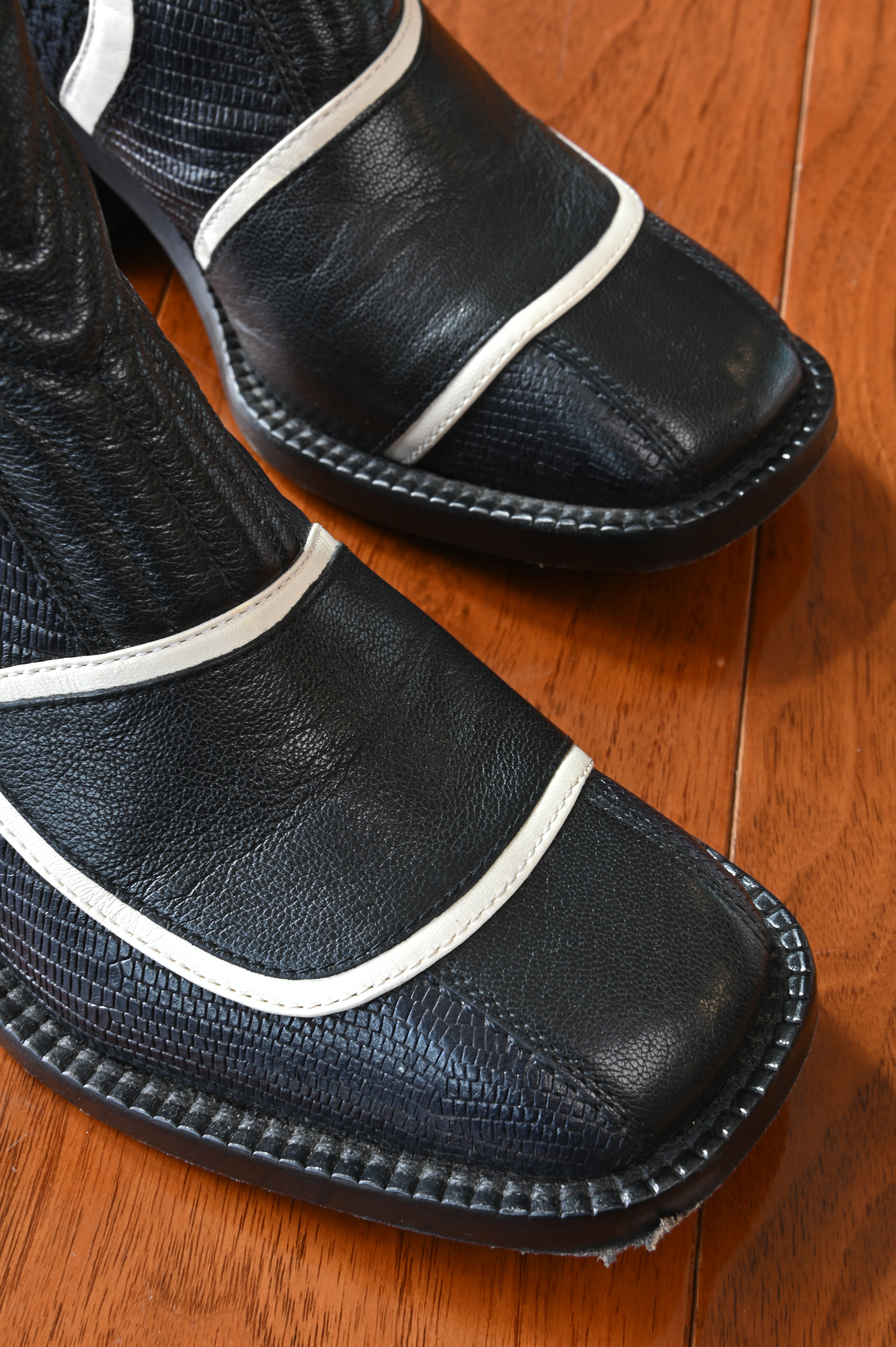 Chloé Black White Ankle Boots front