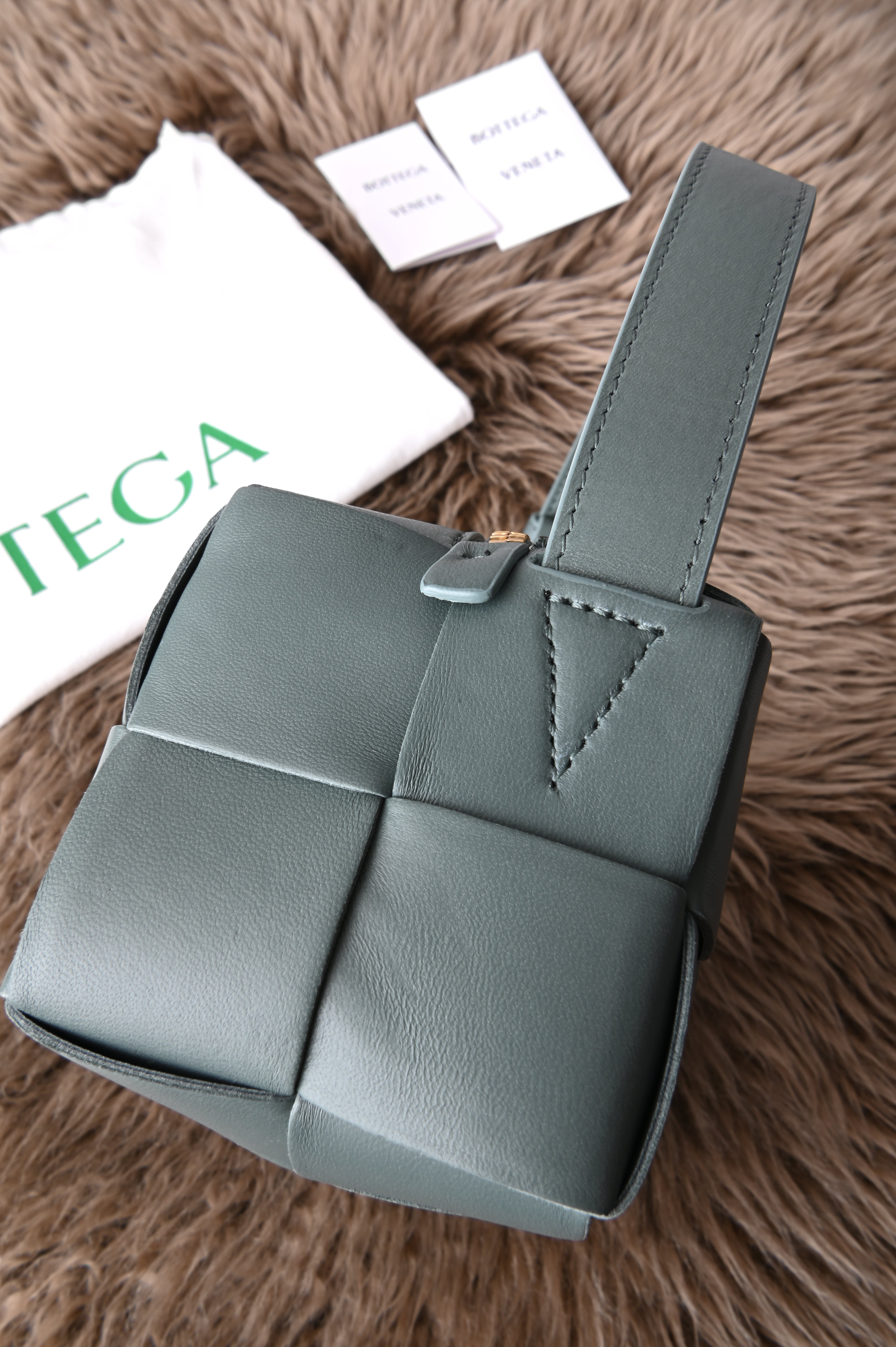 BOTTEGA VENETA Cassette Bag