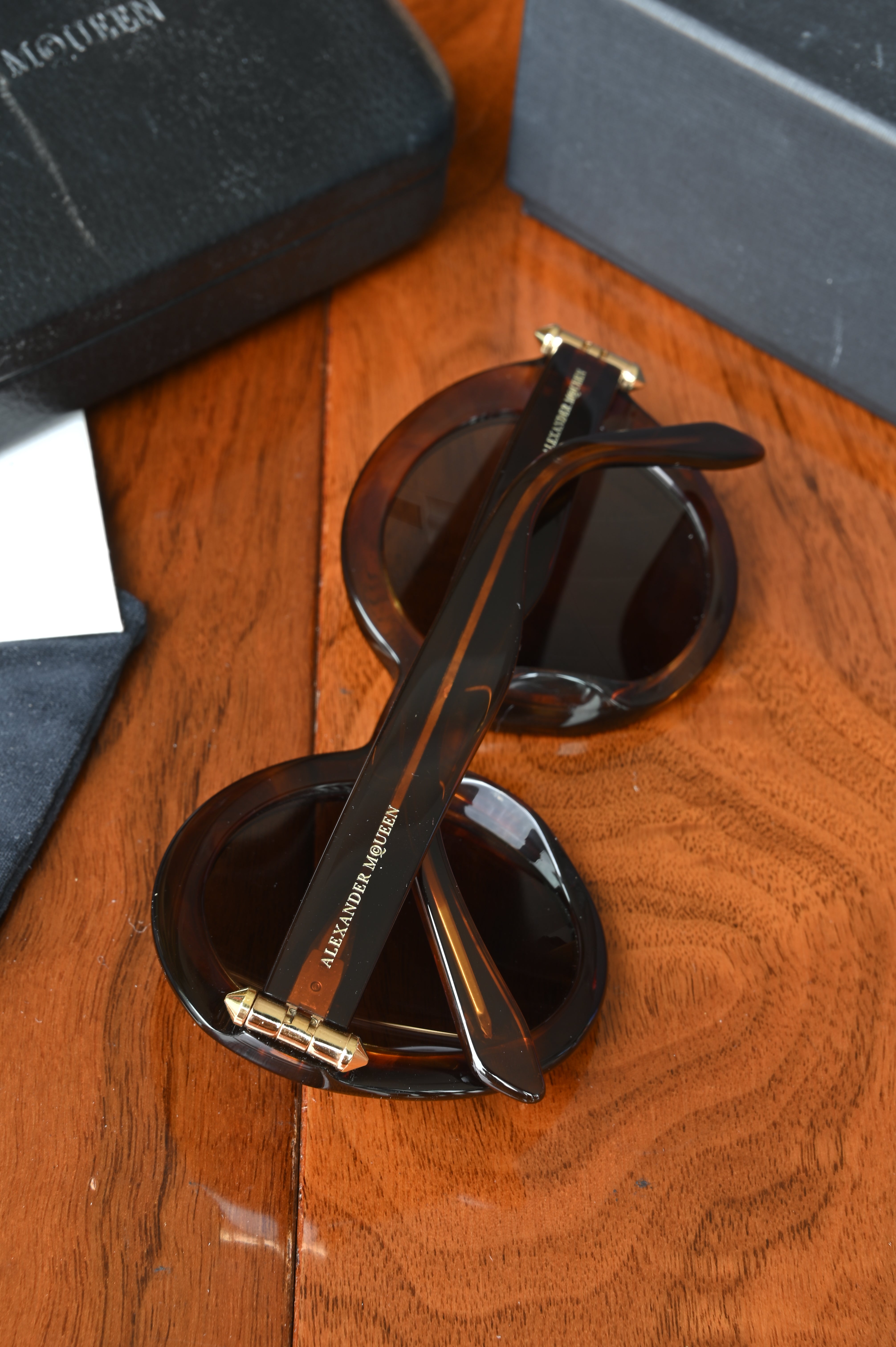 Alexander McQueen Women's Round Sunglasses in Brown