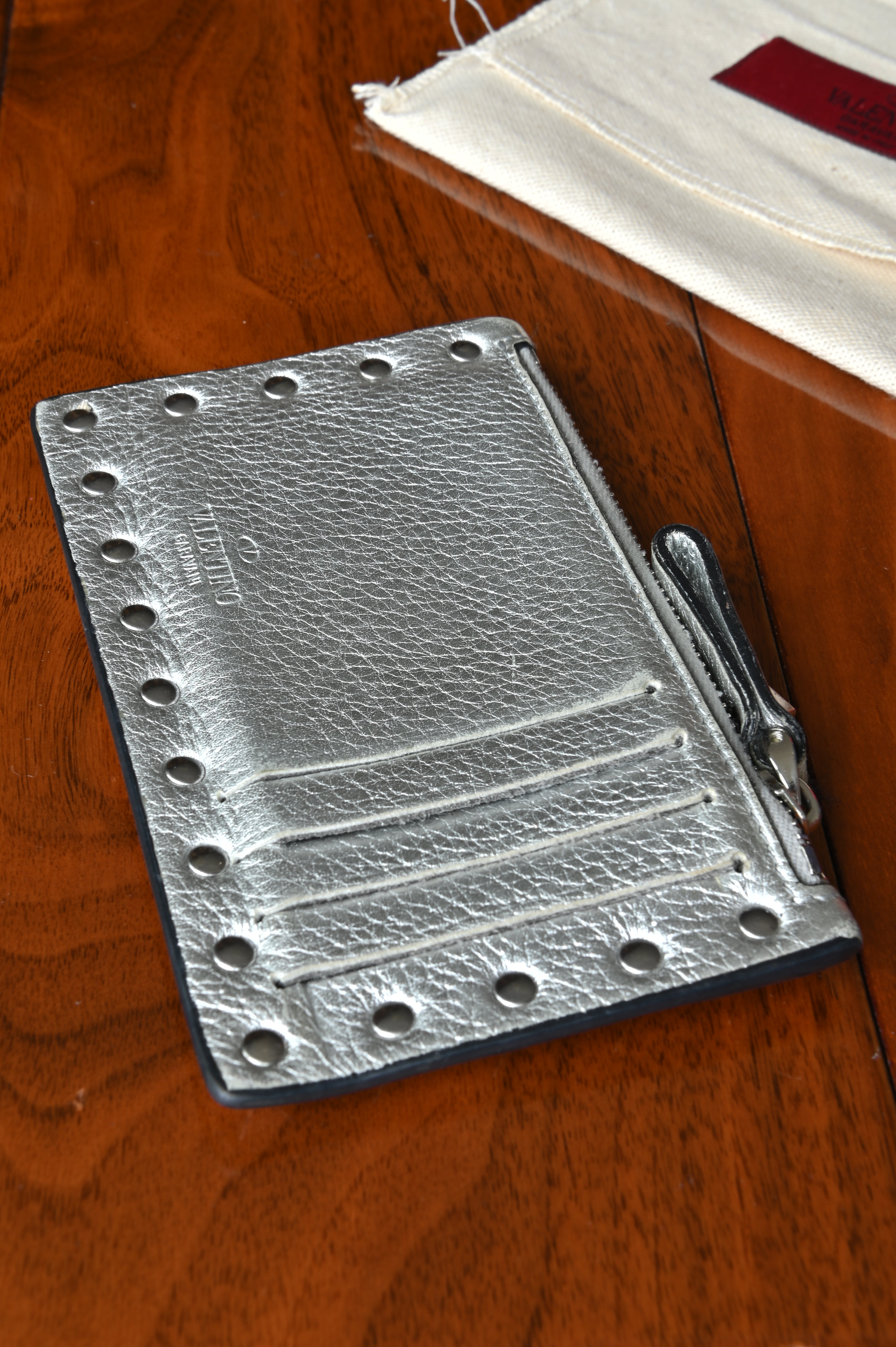 Valentino Garavani Rockstud Metallic Card Holder