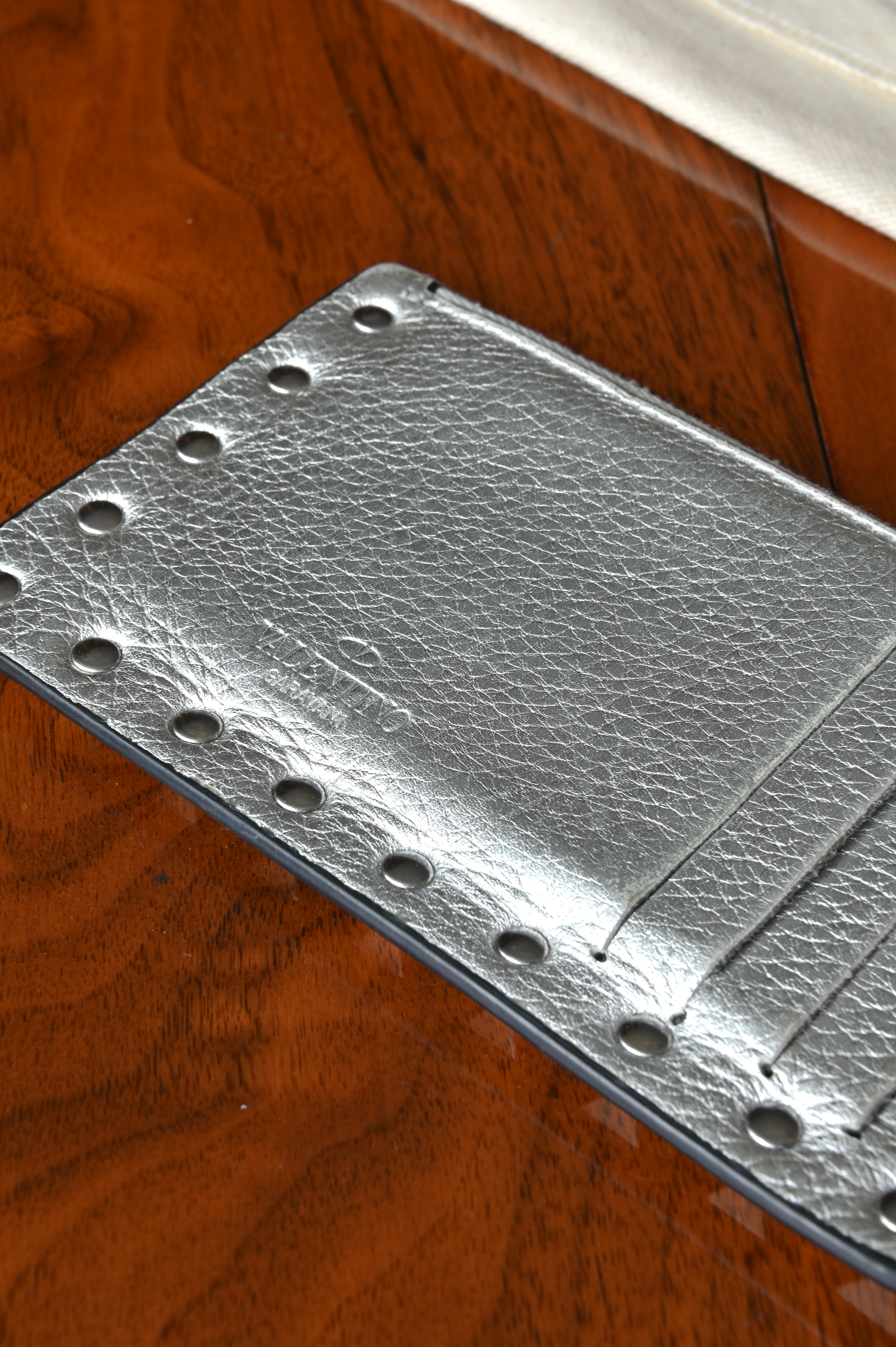 Valentino Garavani Rockstud Metallic Card Holder