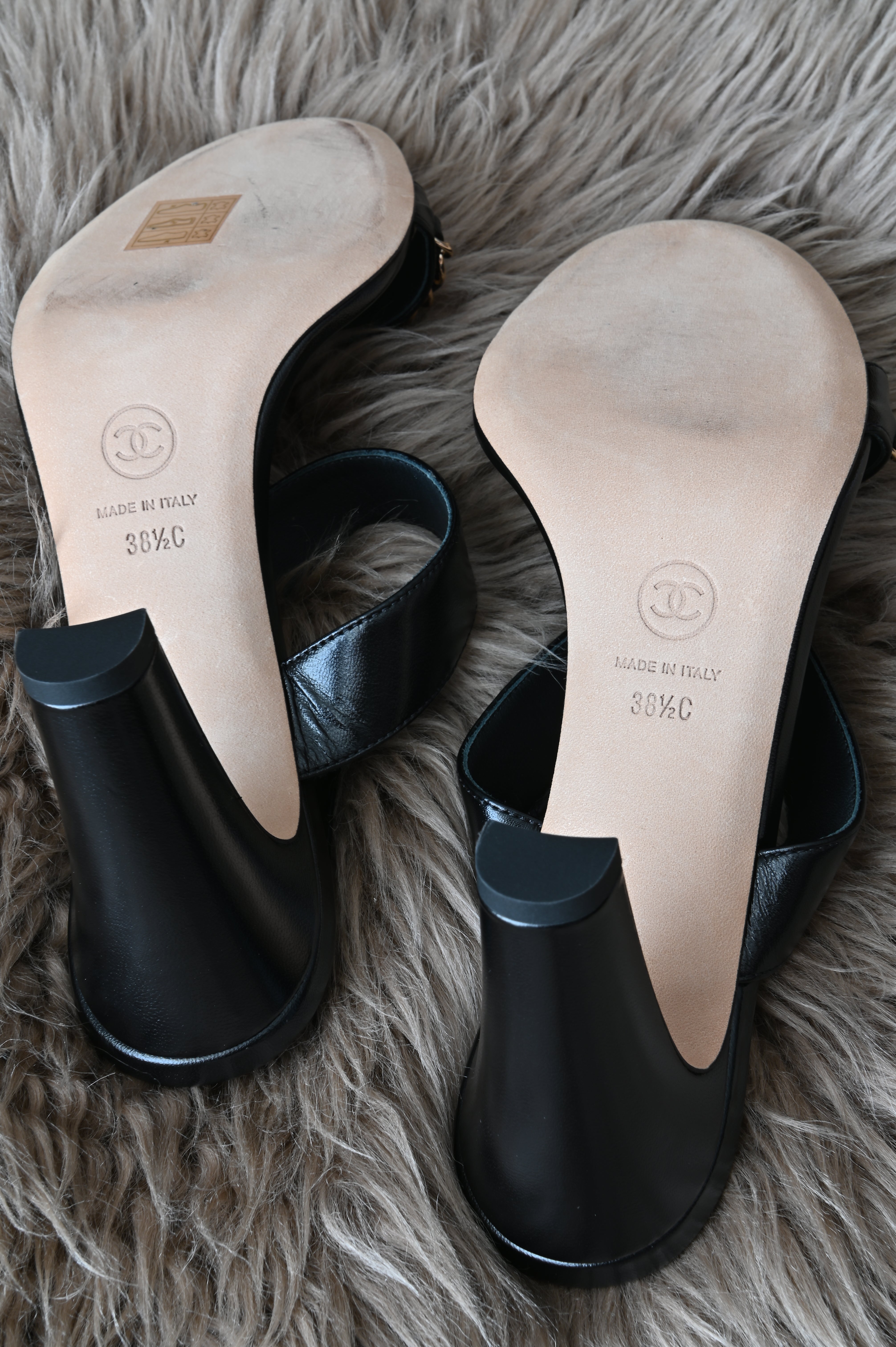 Chanel Chained open toe sandals in black calfskin