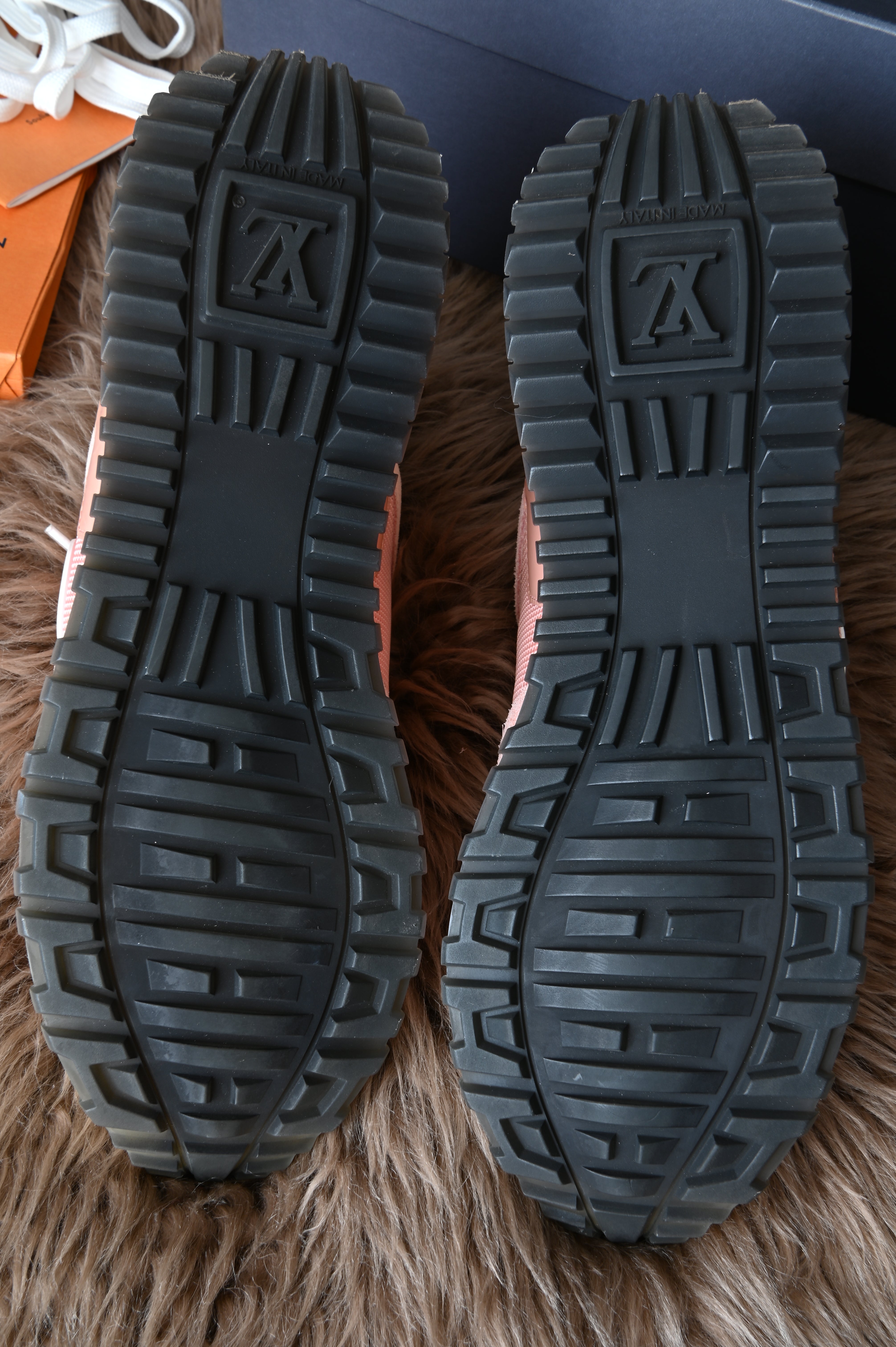 Louis Vuitton Runway sneakers Azure Rose Clair