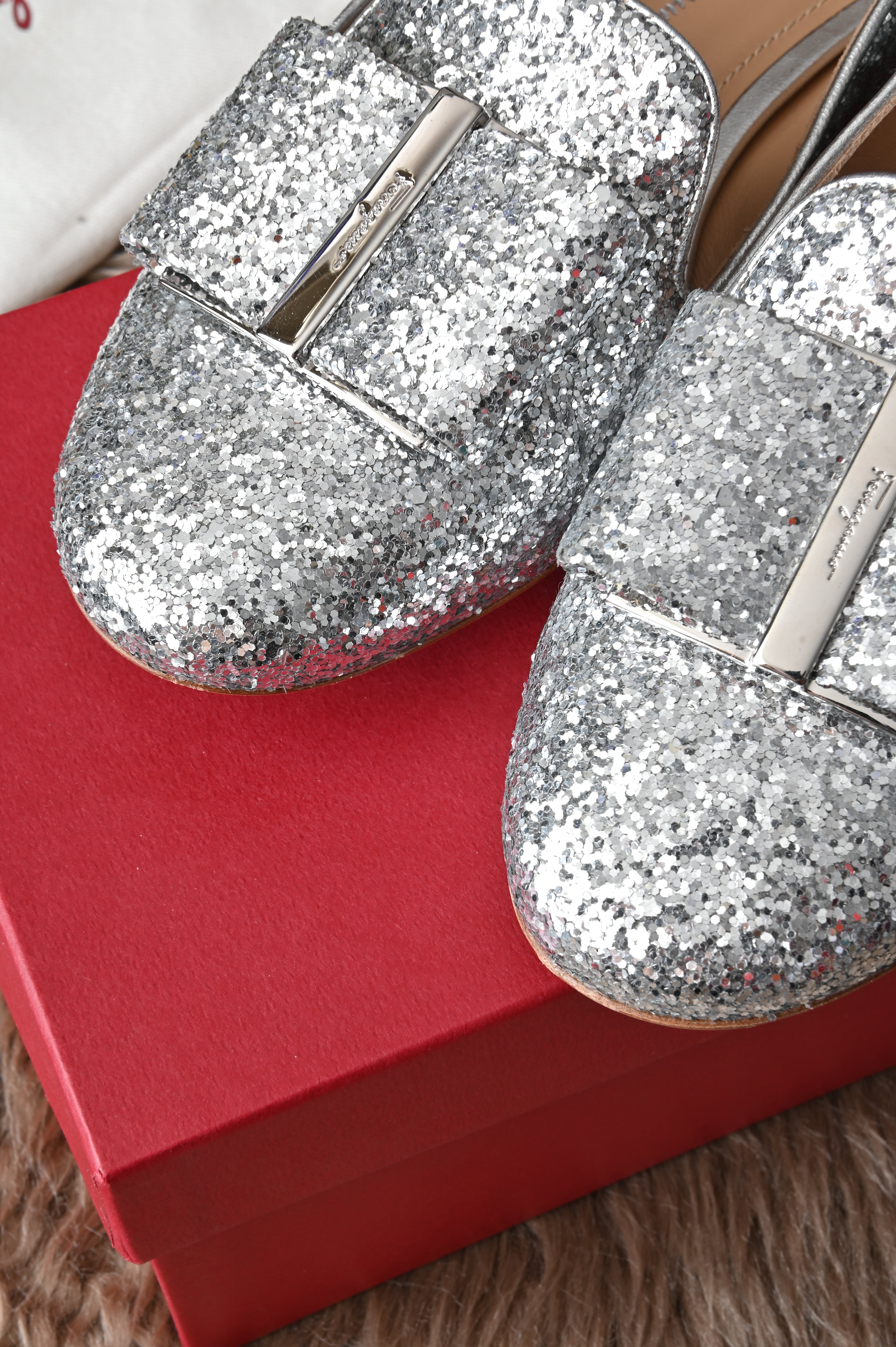 Salvatore Ferragamo Bow Silver glitter loafers