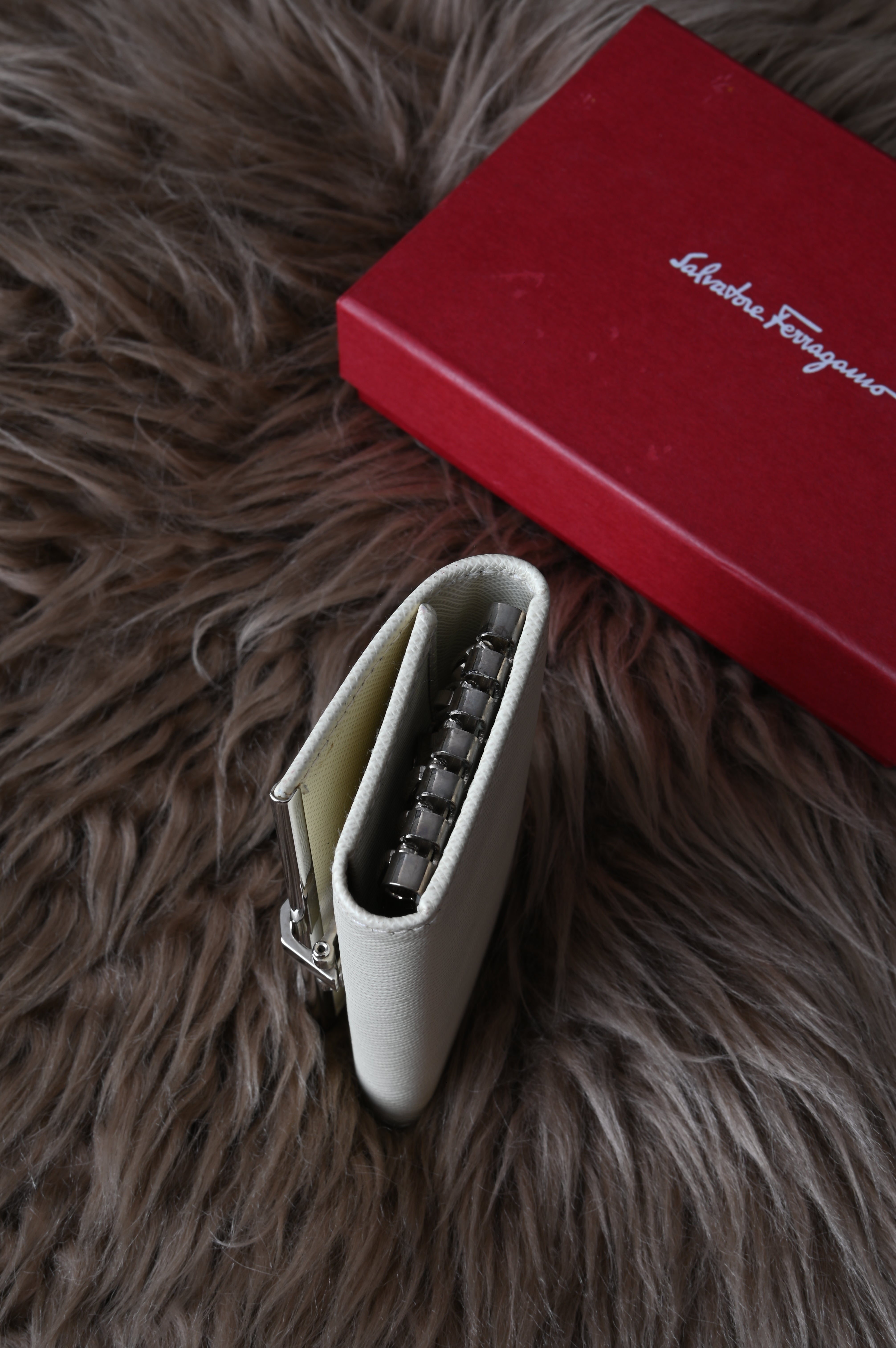 Salvatore Ferragamo Keyholder in cream white