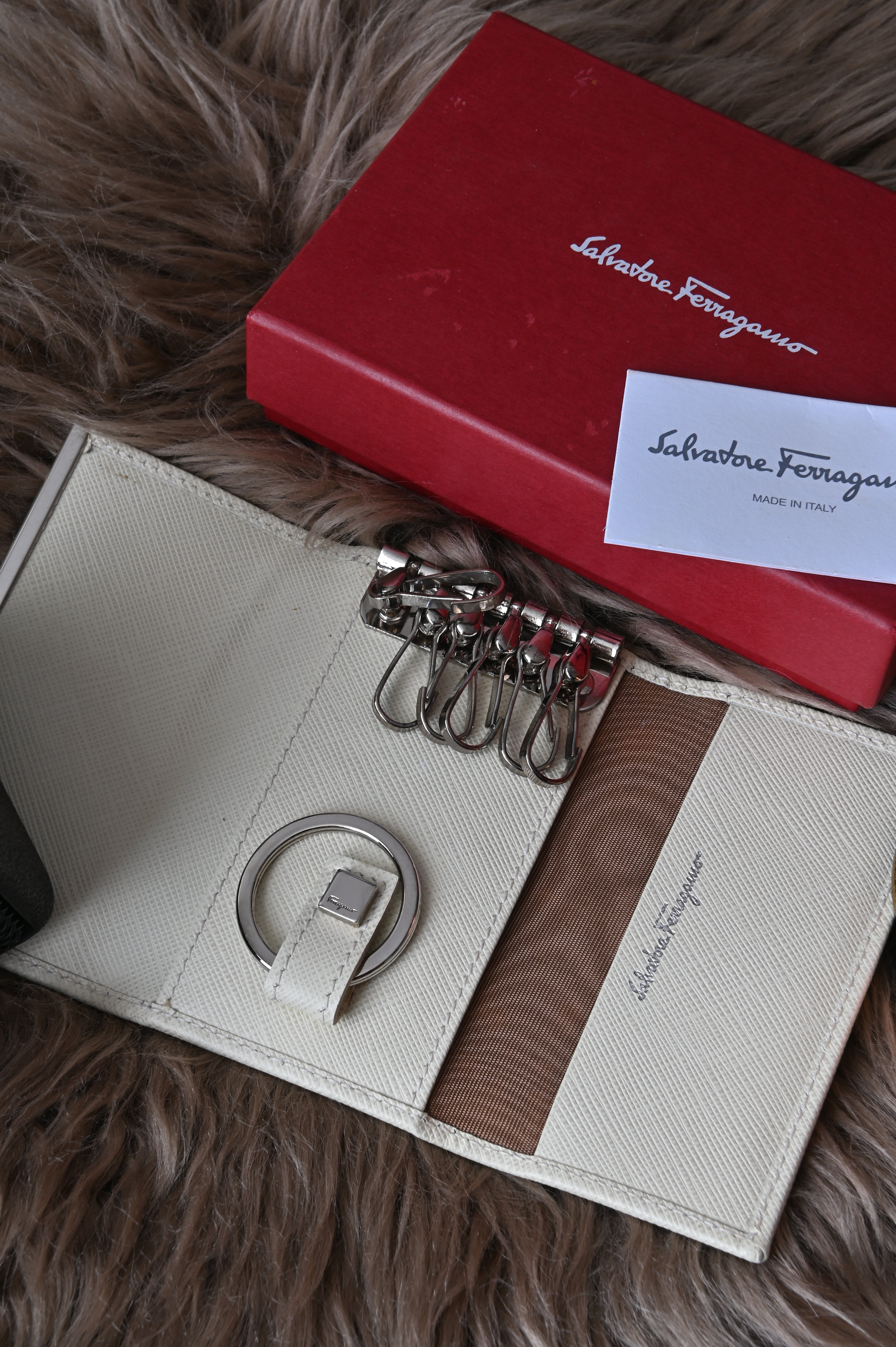 Salvatore Ferragamo Keyholder in cream white