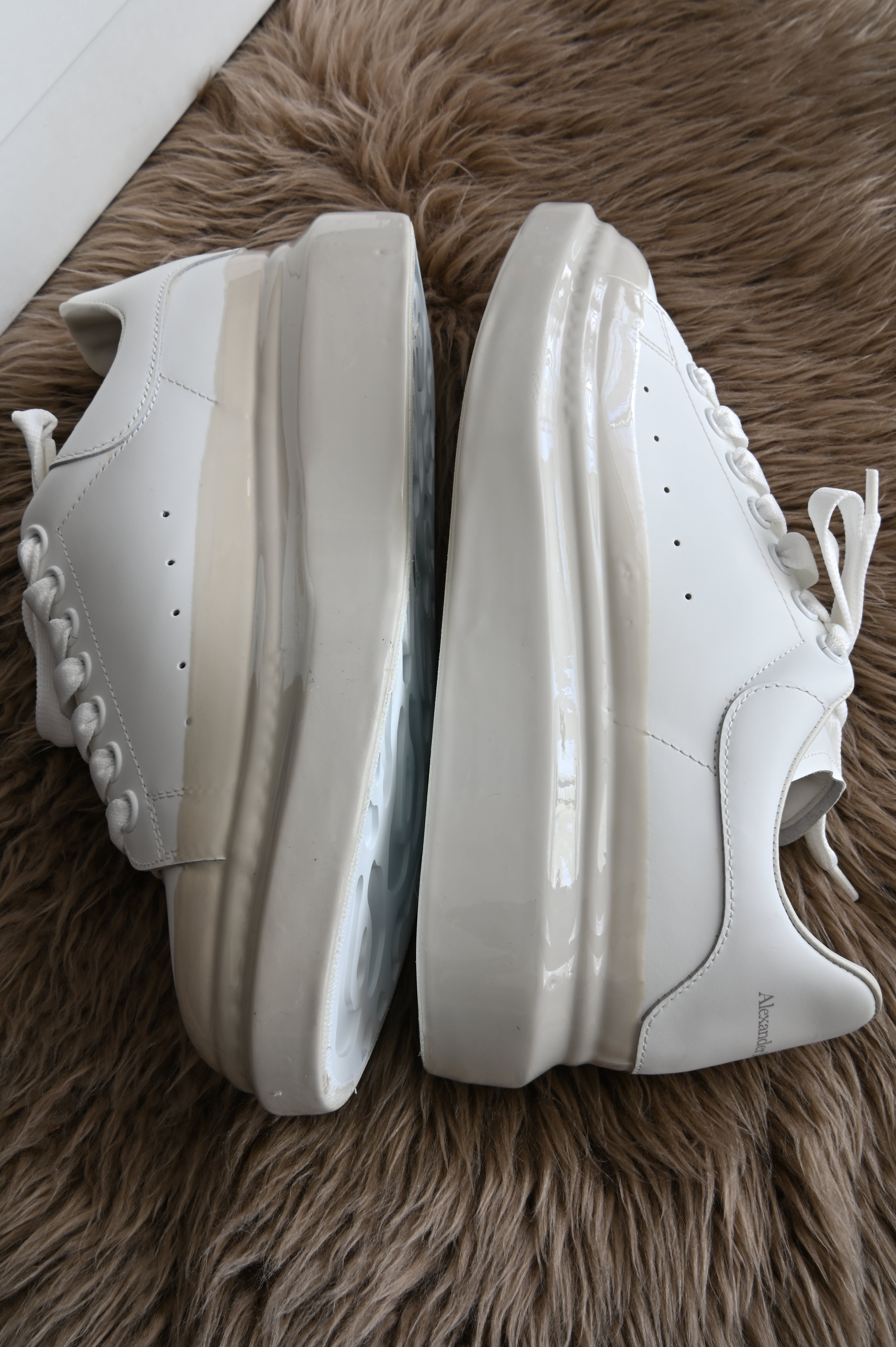 Alexander McQueen Oversized sneakers in white