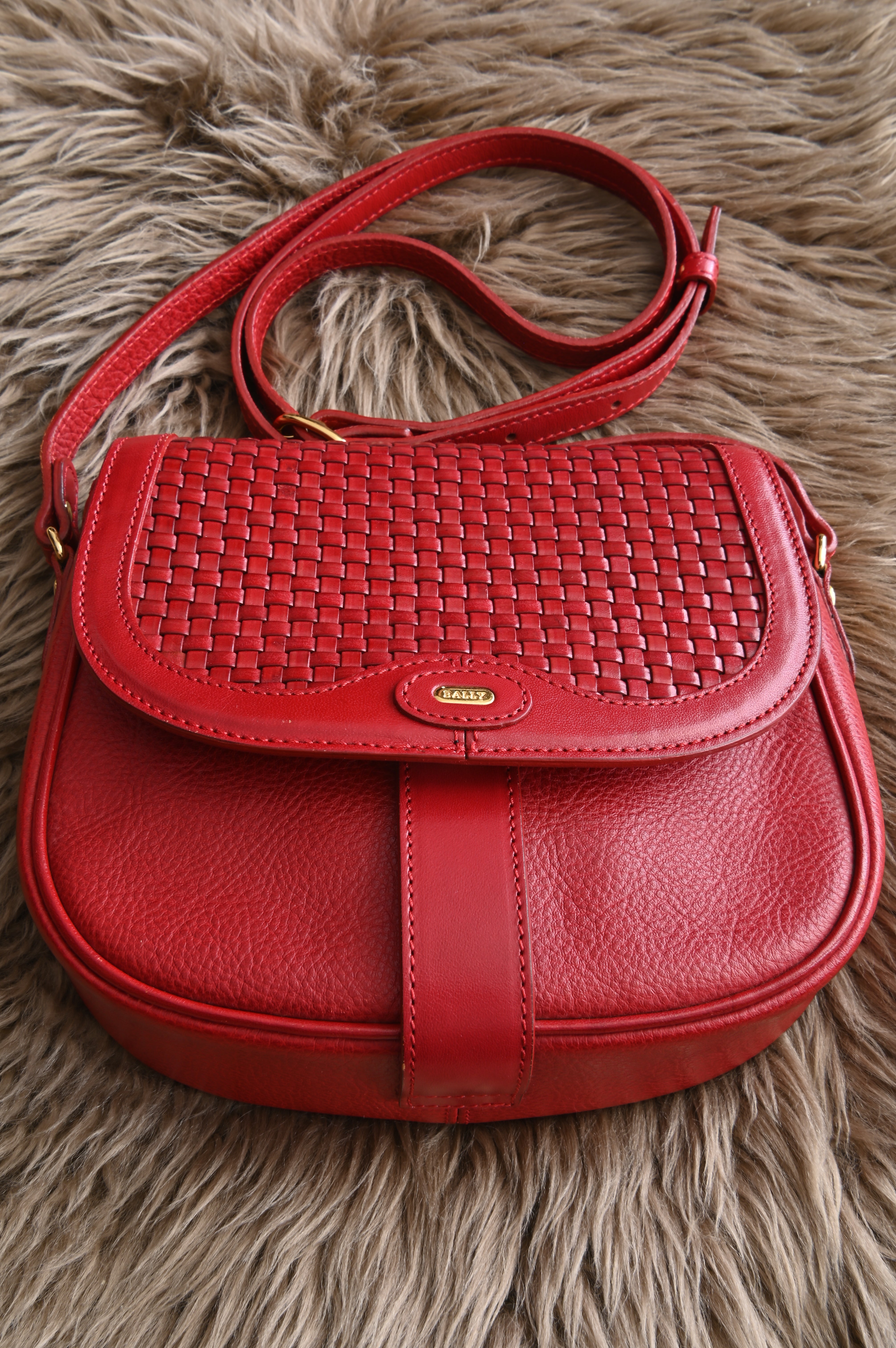 Bally Vintage Crossbody woven flap bag in red
