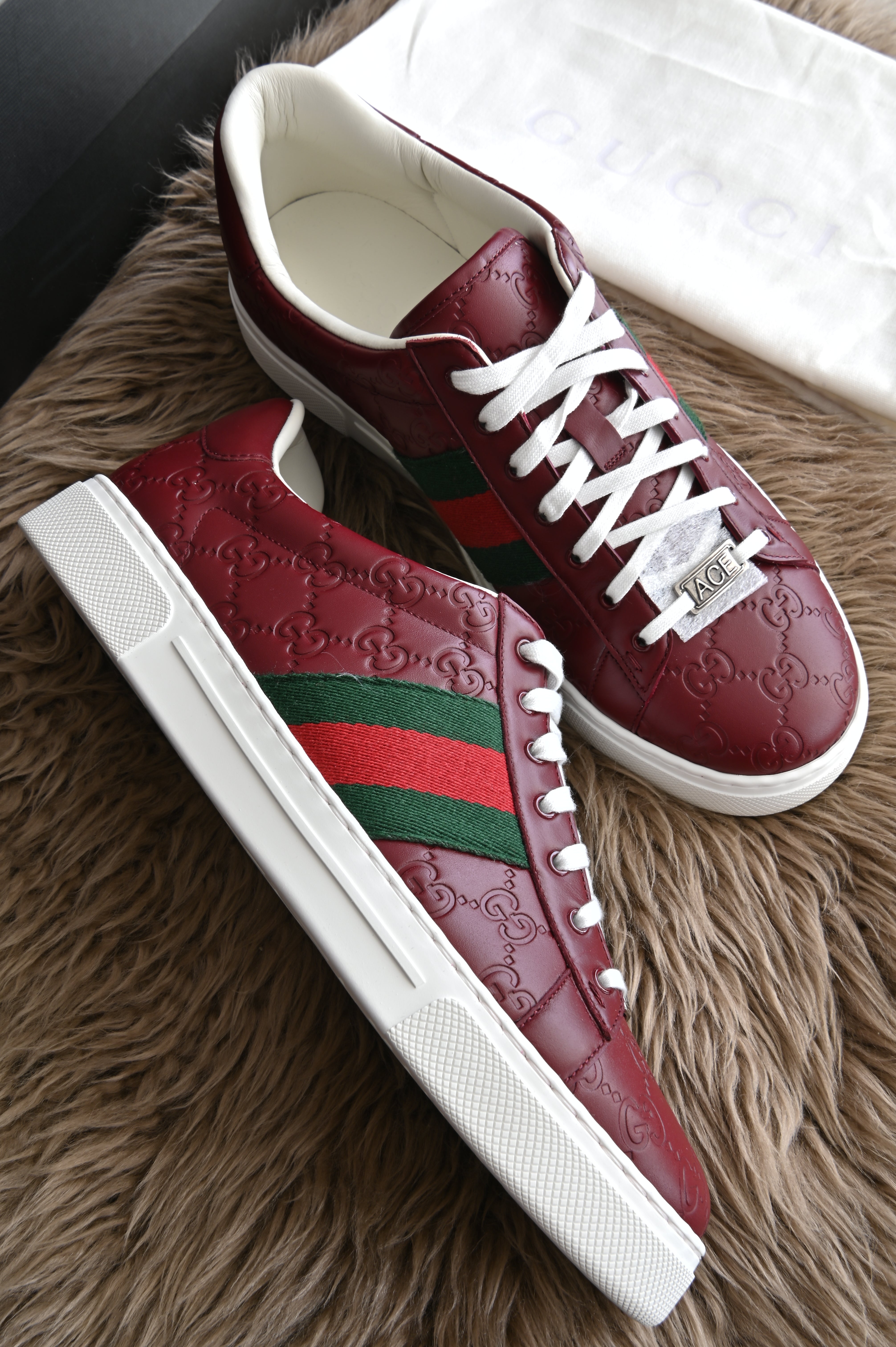 Gucci ACE Sneakers in Burgundy
