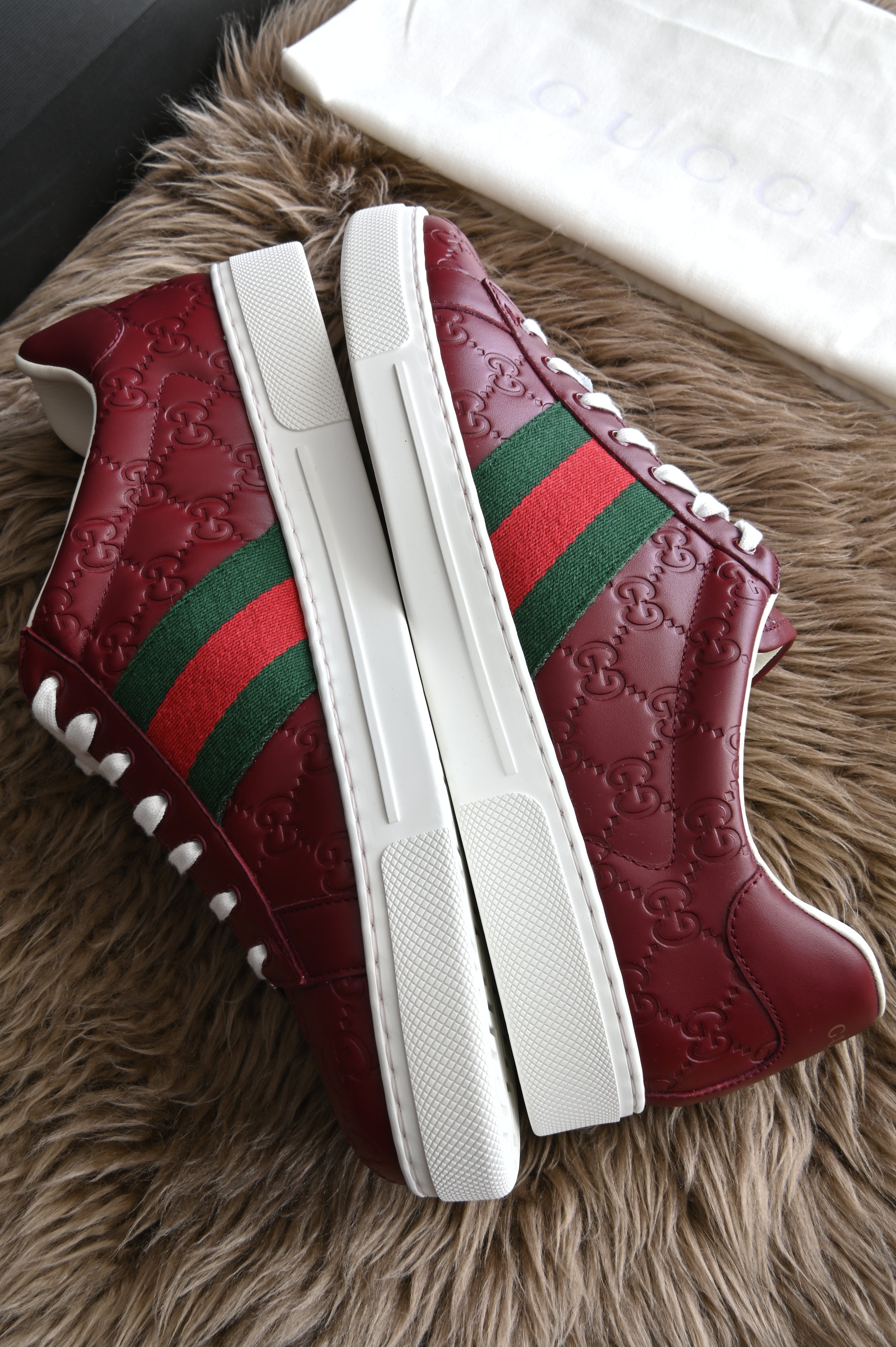 Gucci ACE Sneakers in Burgundy
