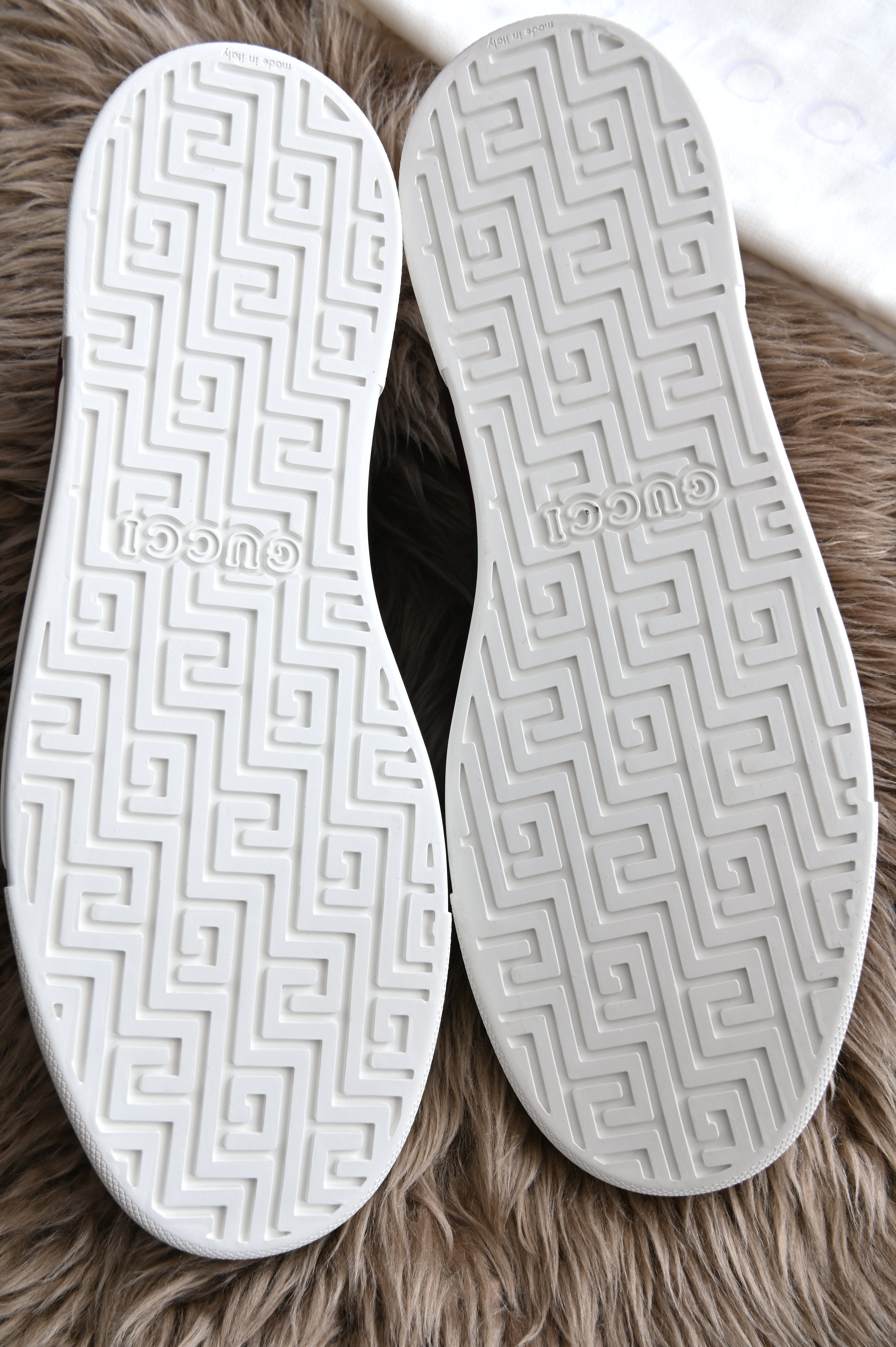 Gucci ACE Sneakers in Burgundy