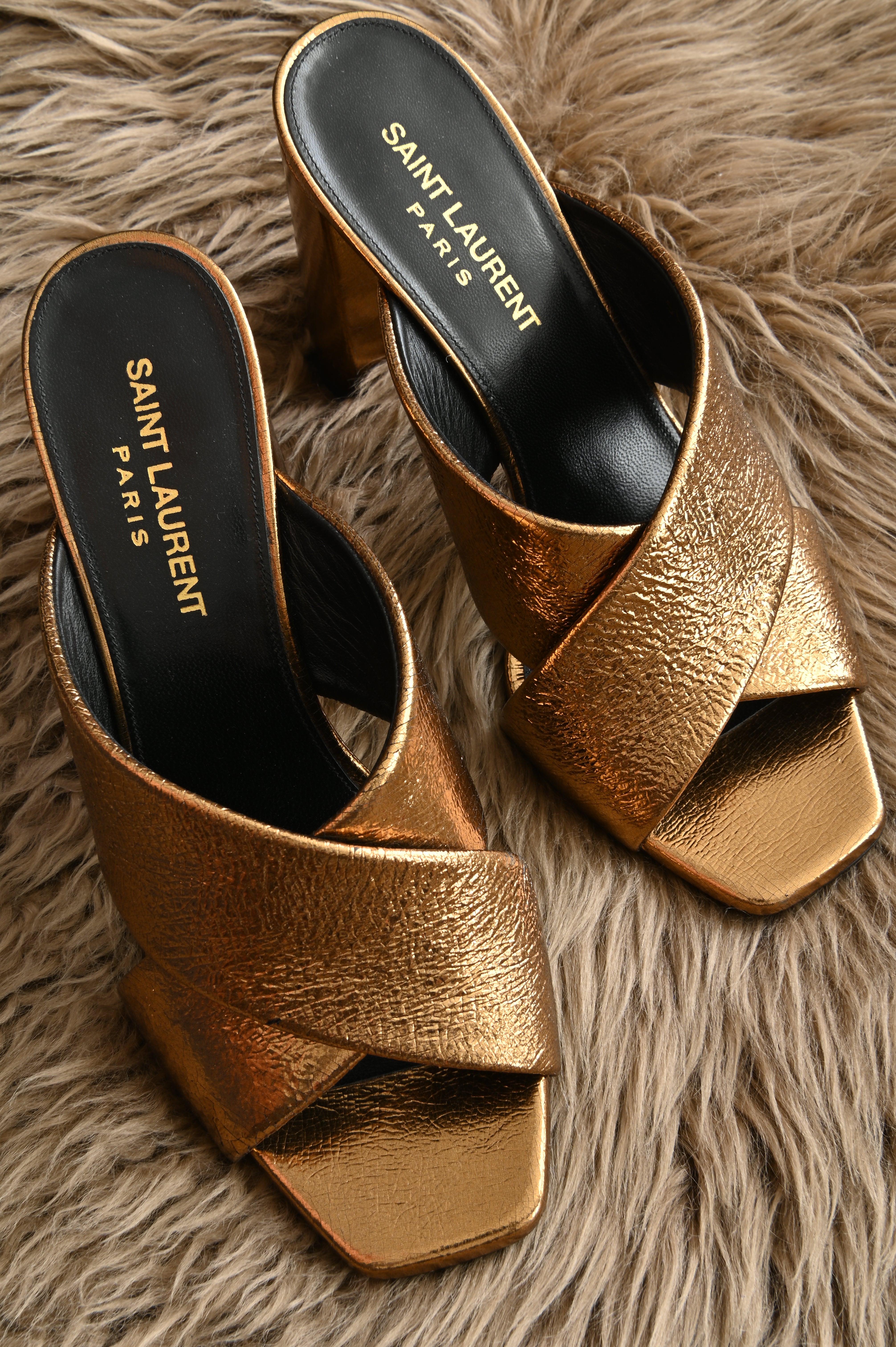 Saint Laurent Lou Metallic gold sandals