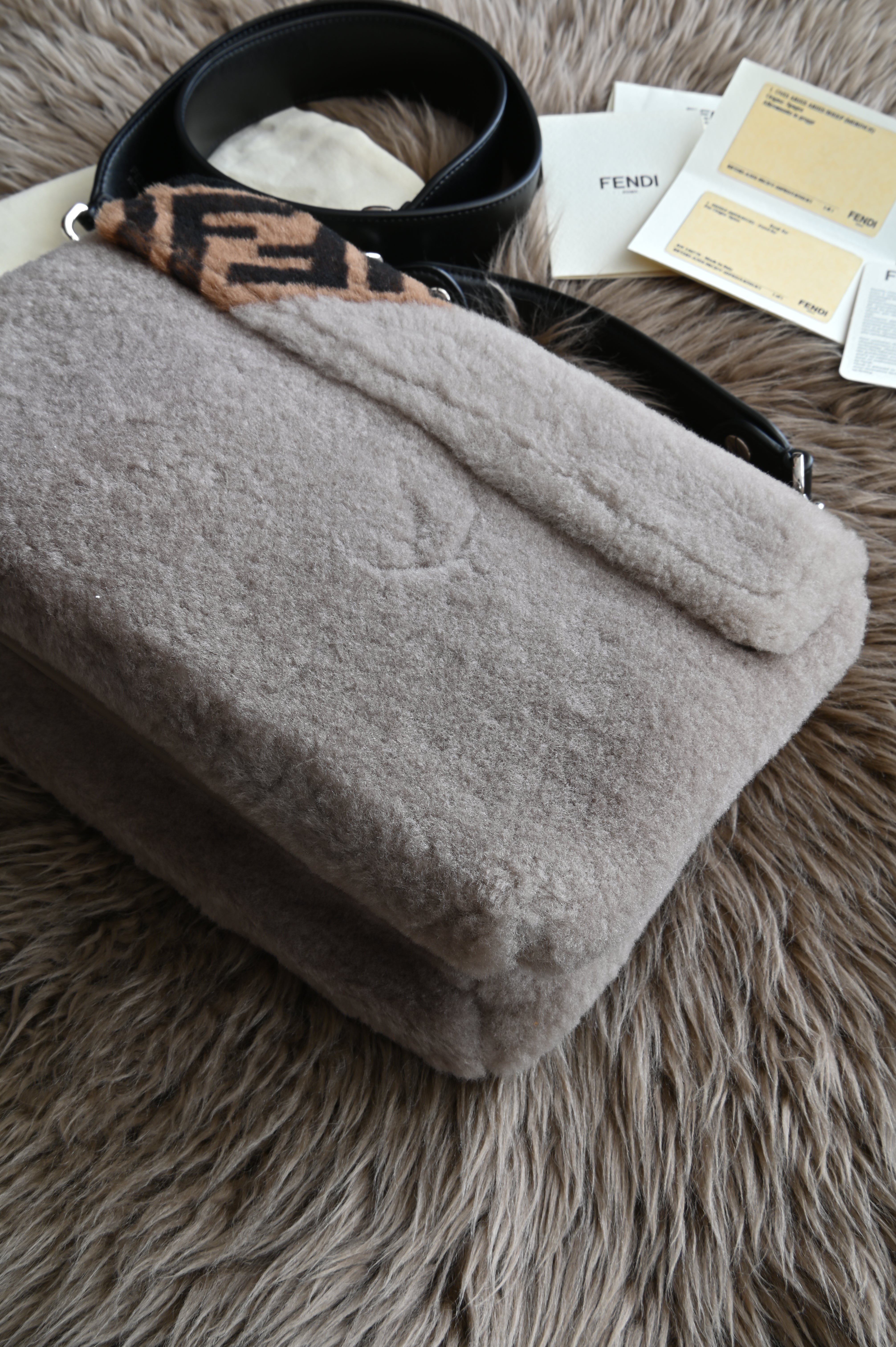 Fendi Shearling Medium Forever Kan I shoulder bag