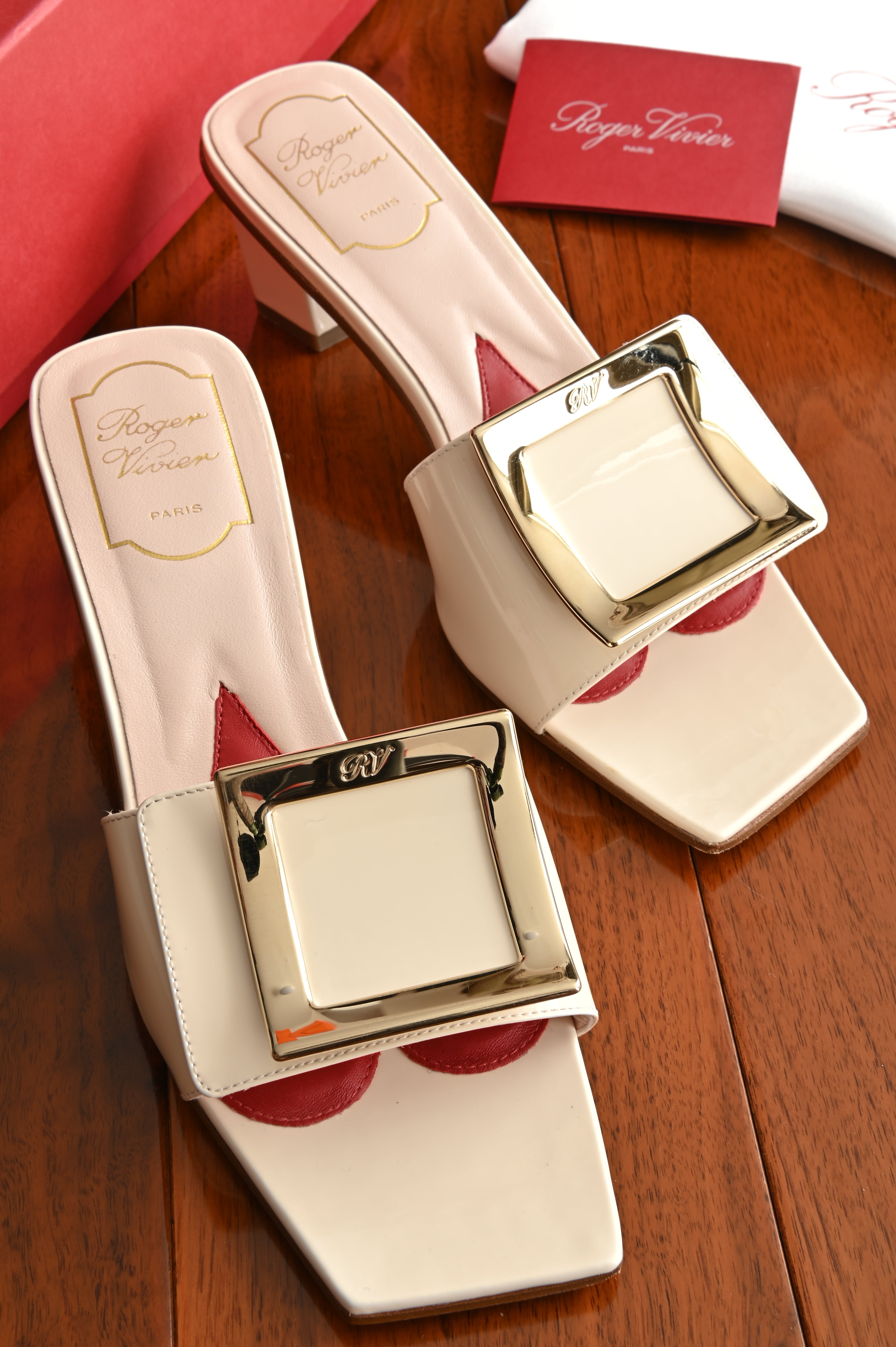 Roger Vivier Love metal Buckle Mule in Patent leather