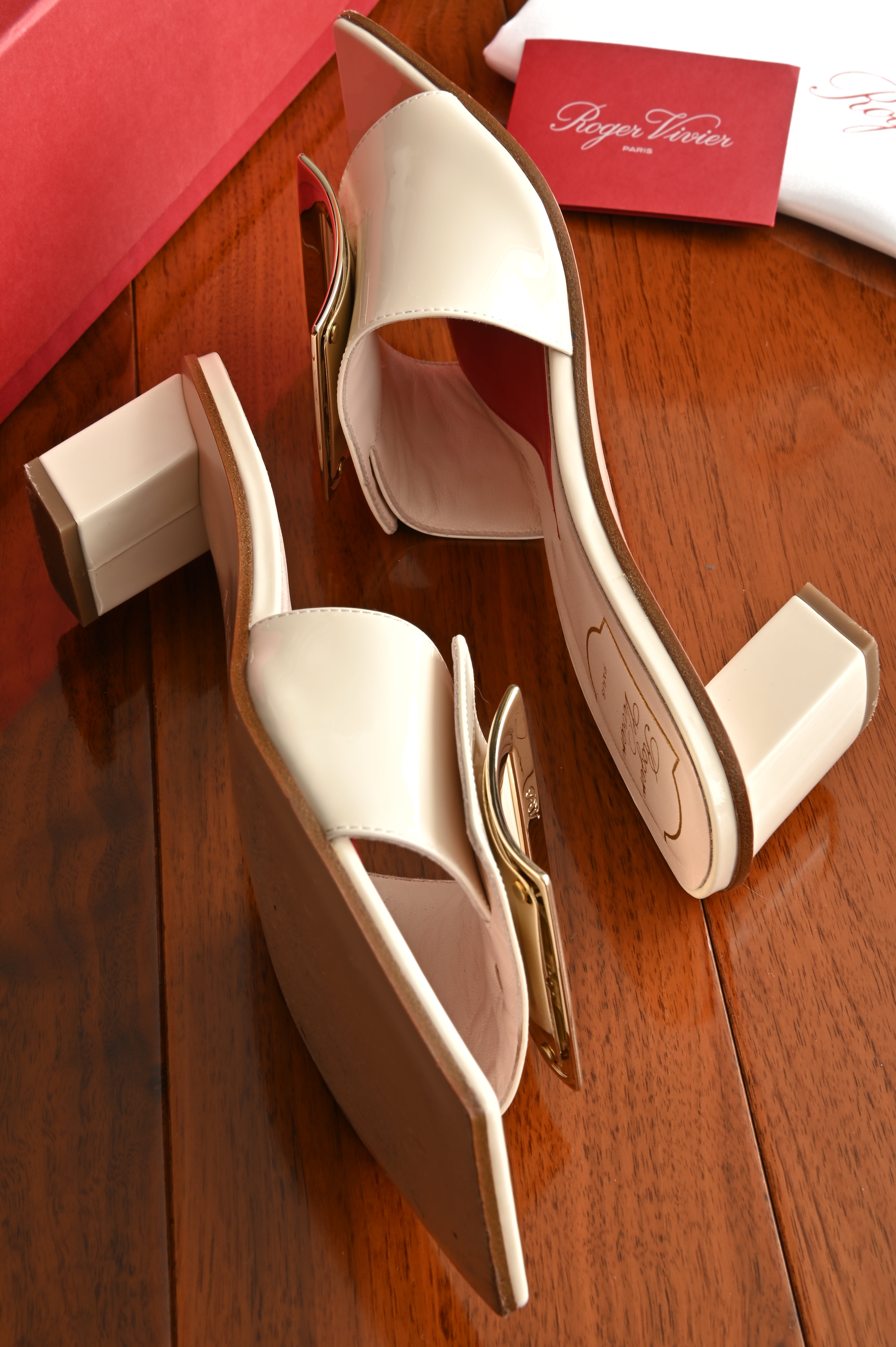 Roger Vivier Love metal Buckle Mule in Patent leather