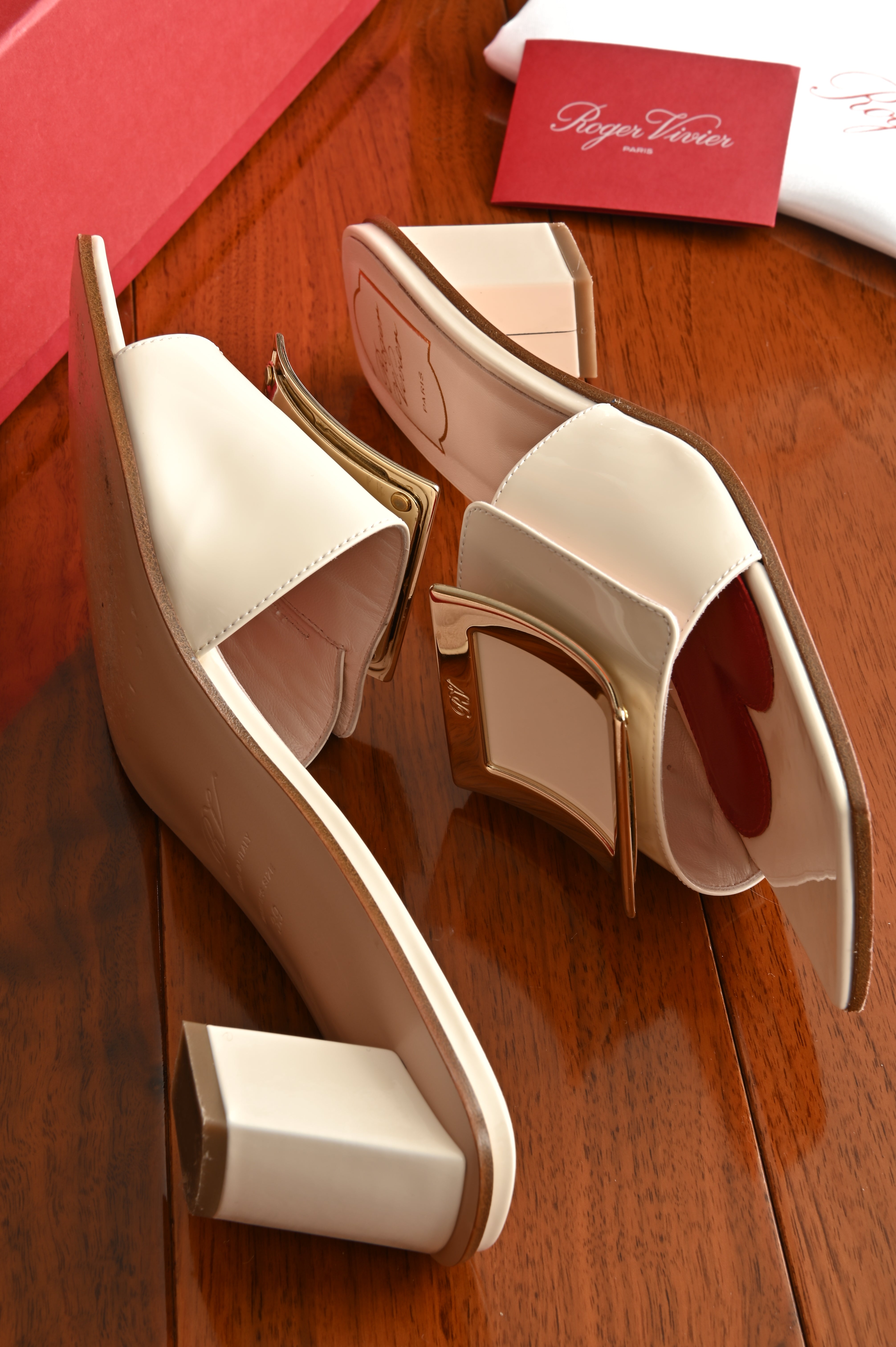 Roger Vivier Love metal Buckle Mule in Patent leather