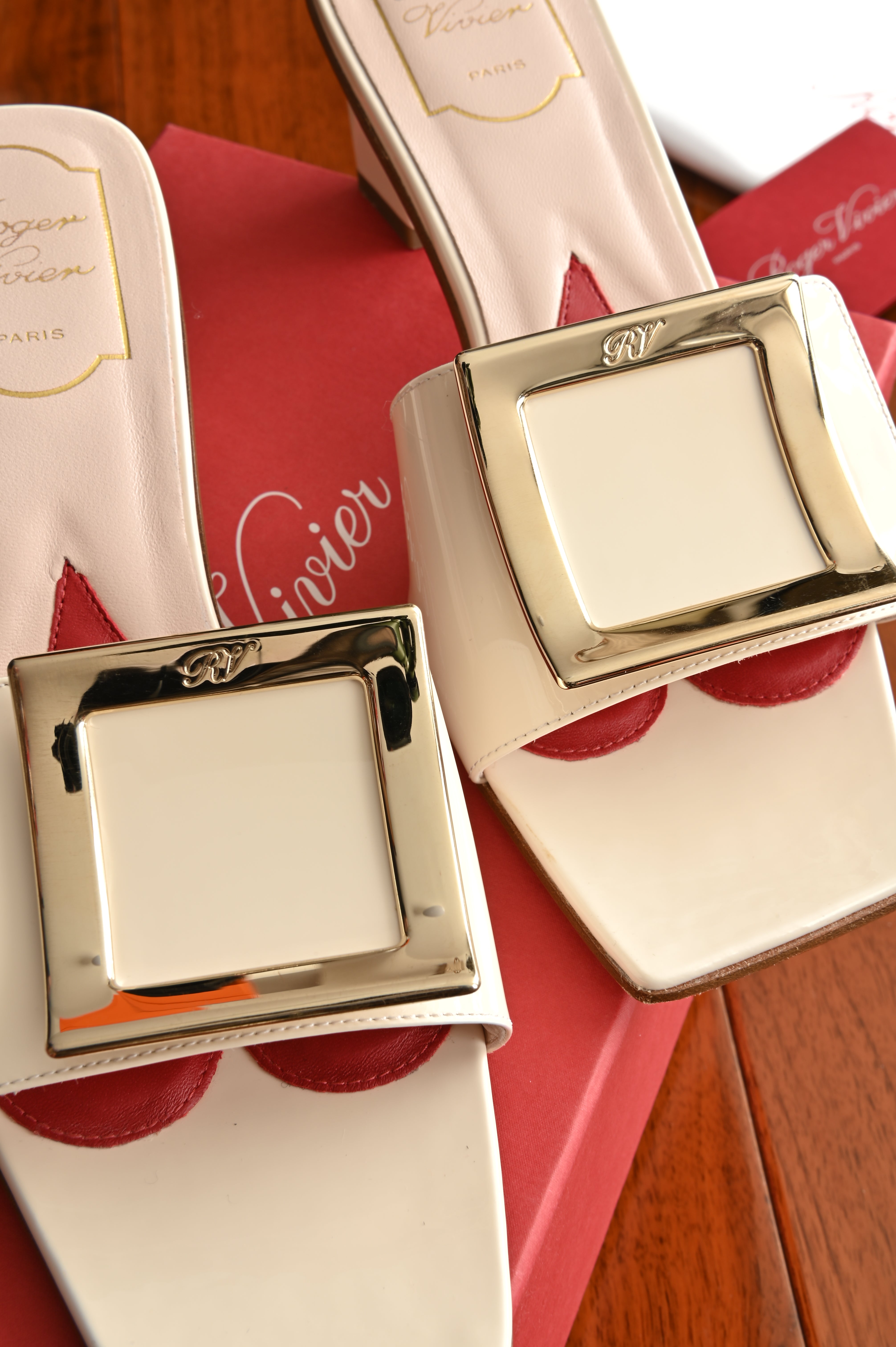 Roger Vivier Love metal Buckle Mule in Patent leather