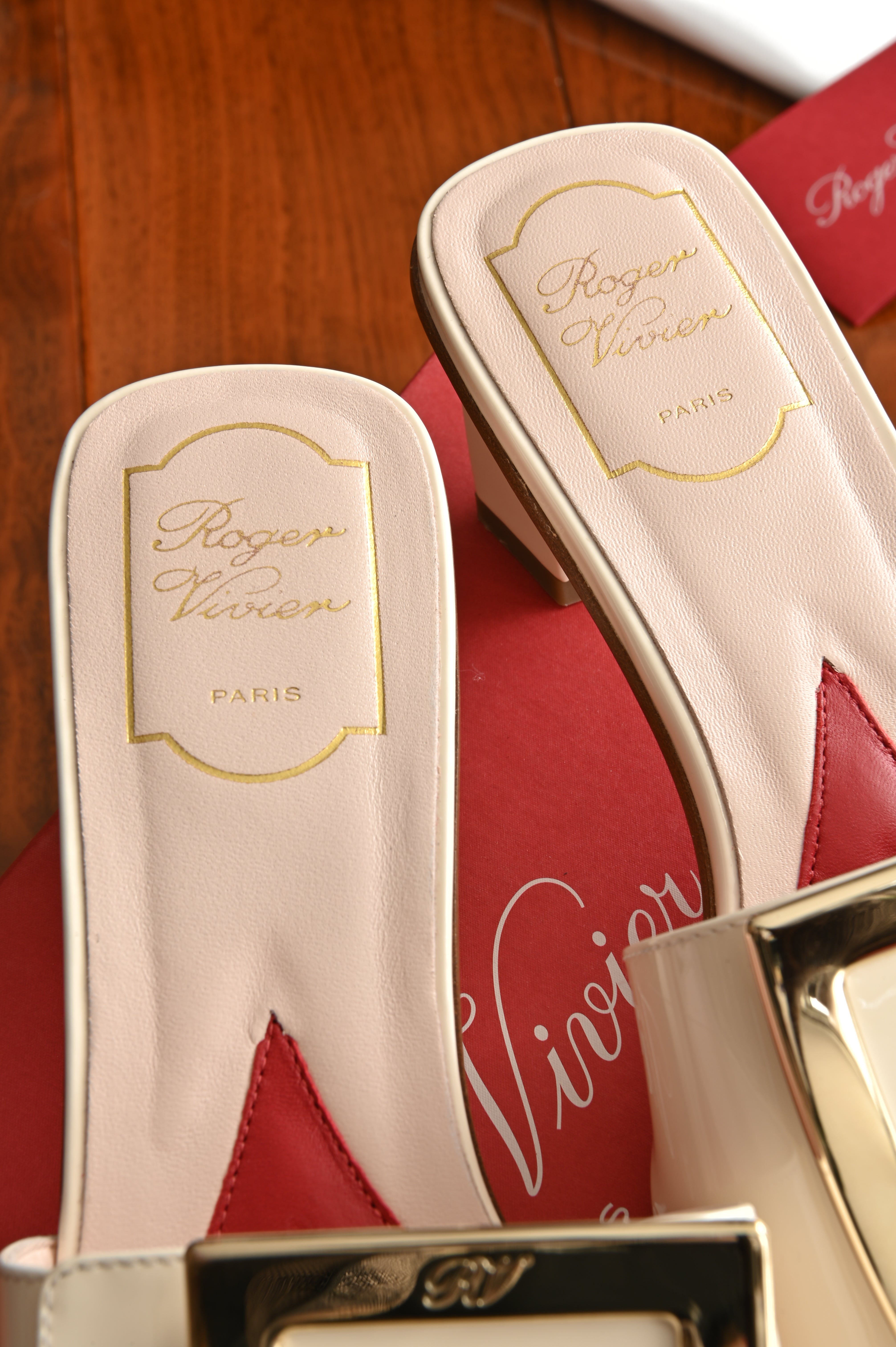 Roger Vivier Love metal Buckle Mule in Patent leather