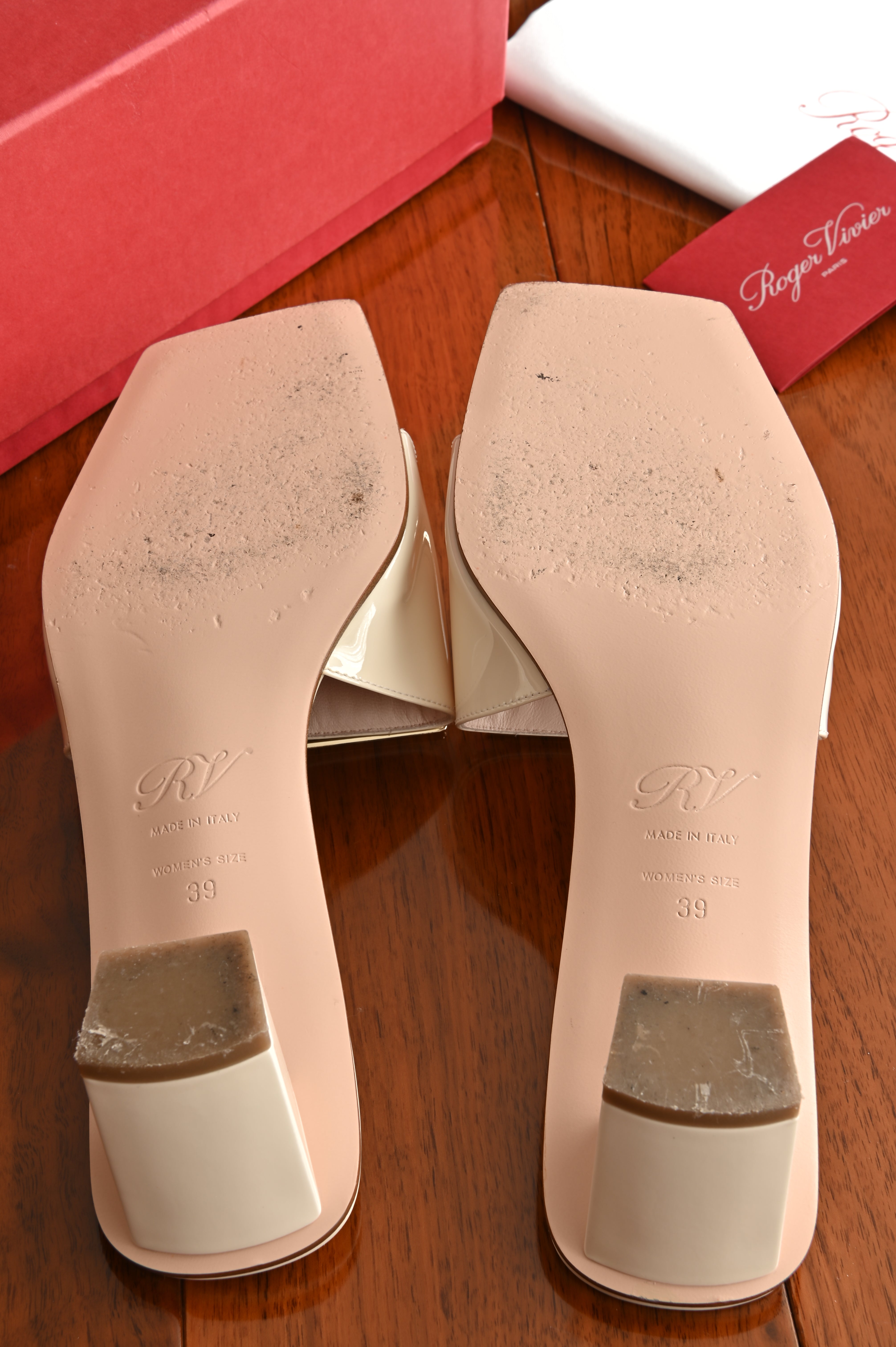 Roger Vivier Love metal Buckle Mule in Patent leather