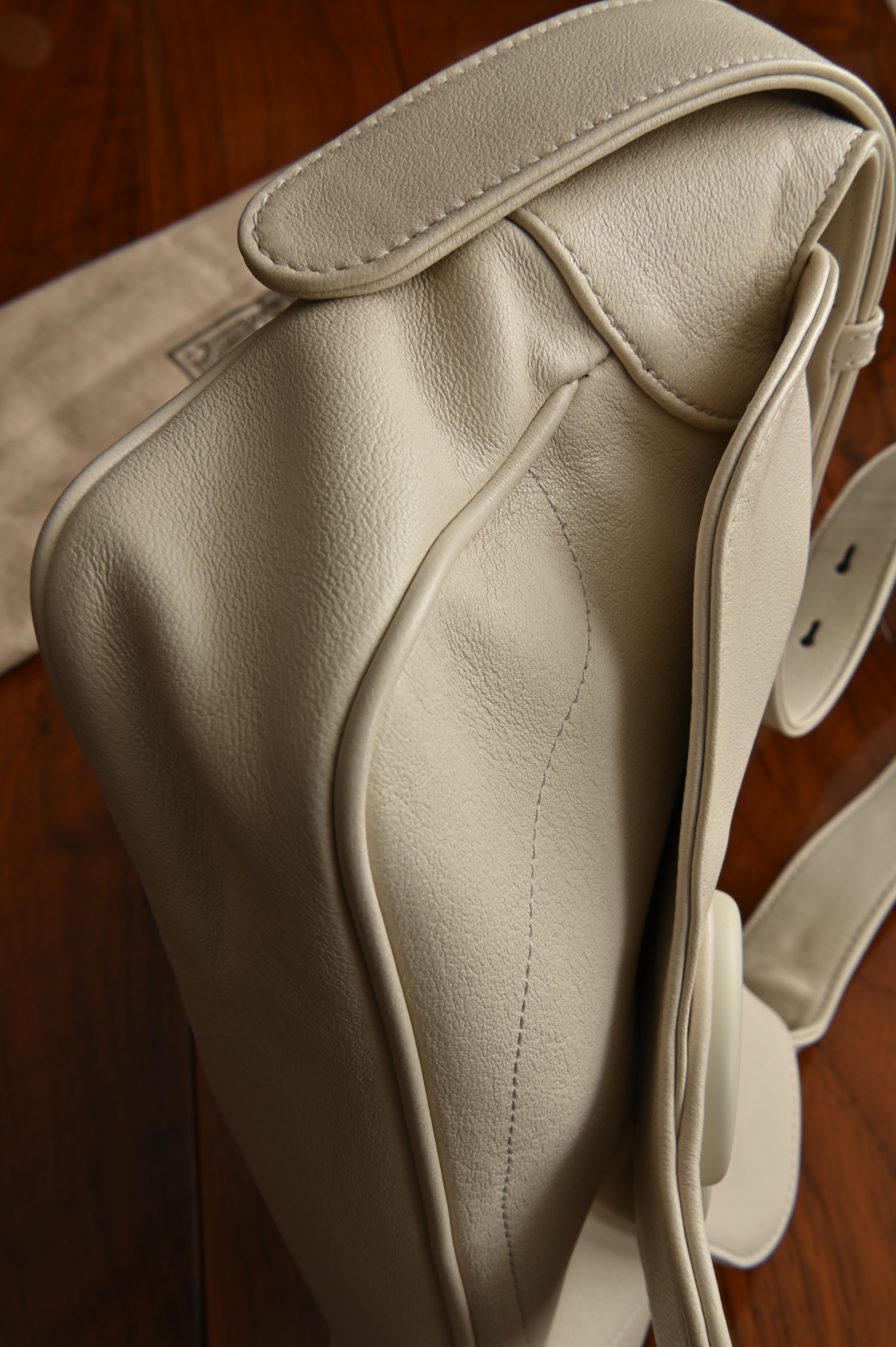 Gucci Aphrodite Small Leather Shoulder Bag